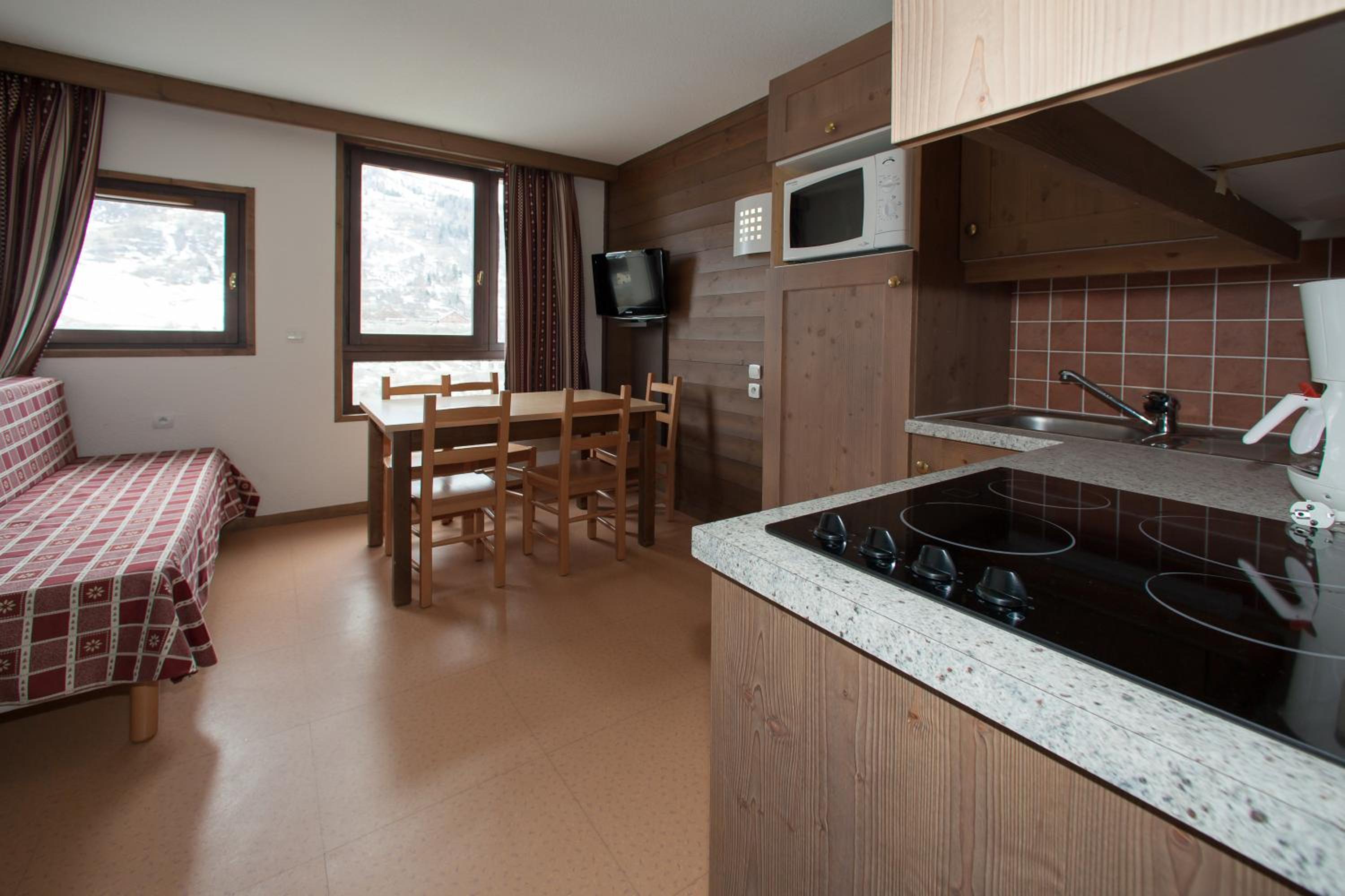 Apartment (3 Adults)