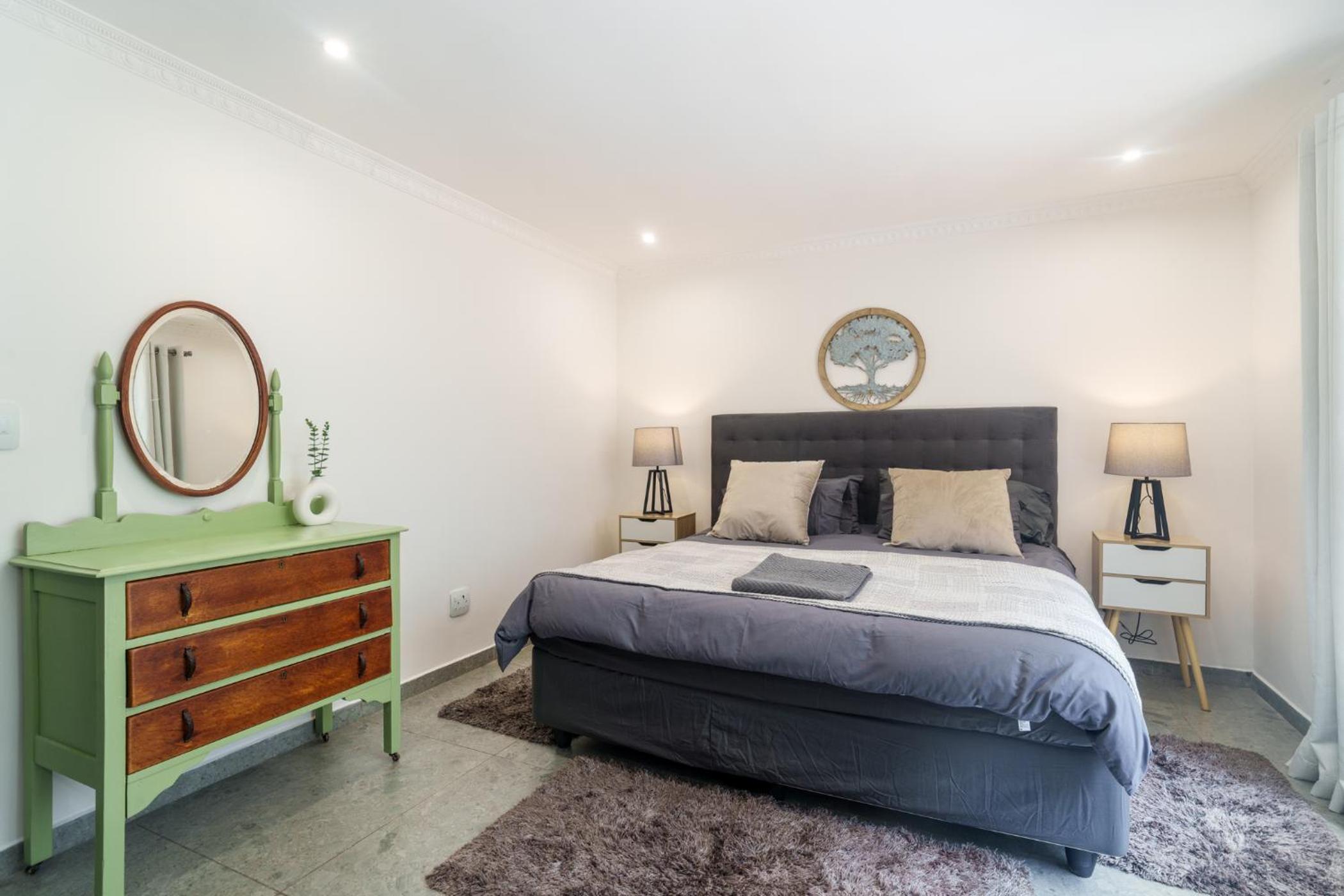 Deluxe King Room - Photo 1