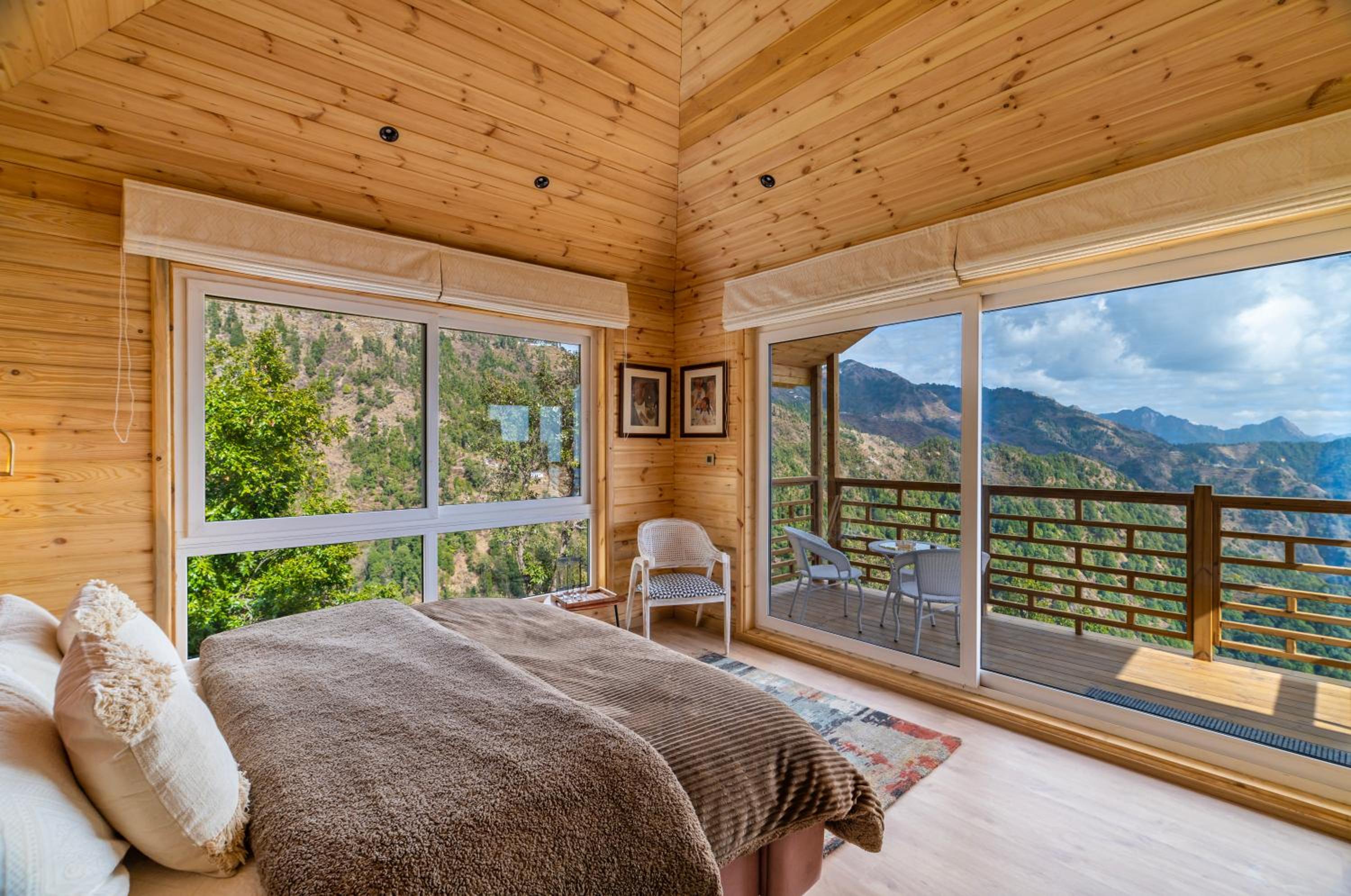 Aura - 1 Bedroom Chalet With Private Mountain View Balcony