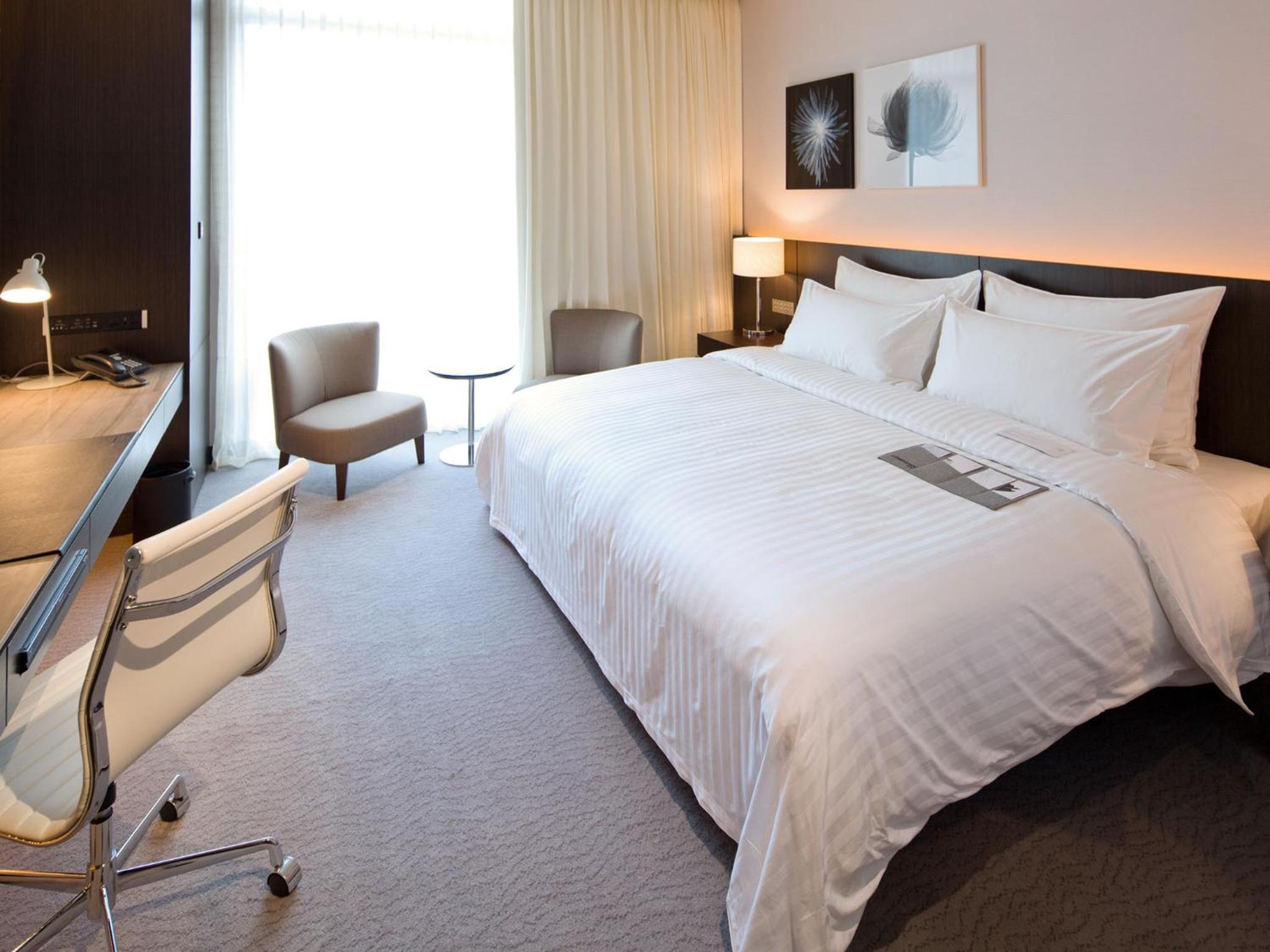Pure Deluxe King Room