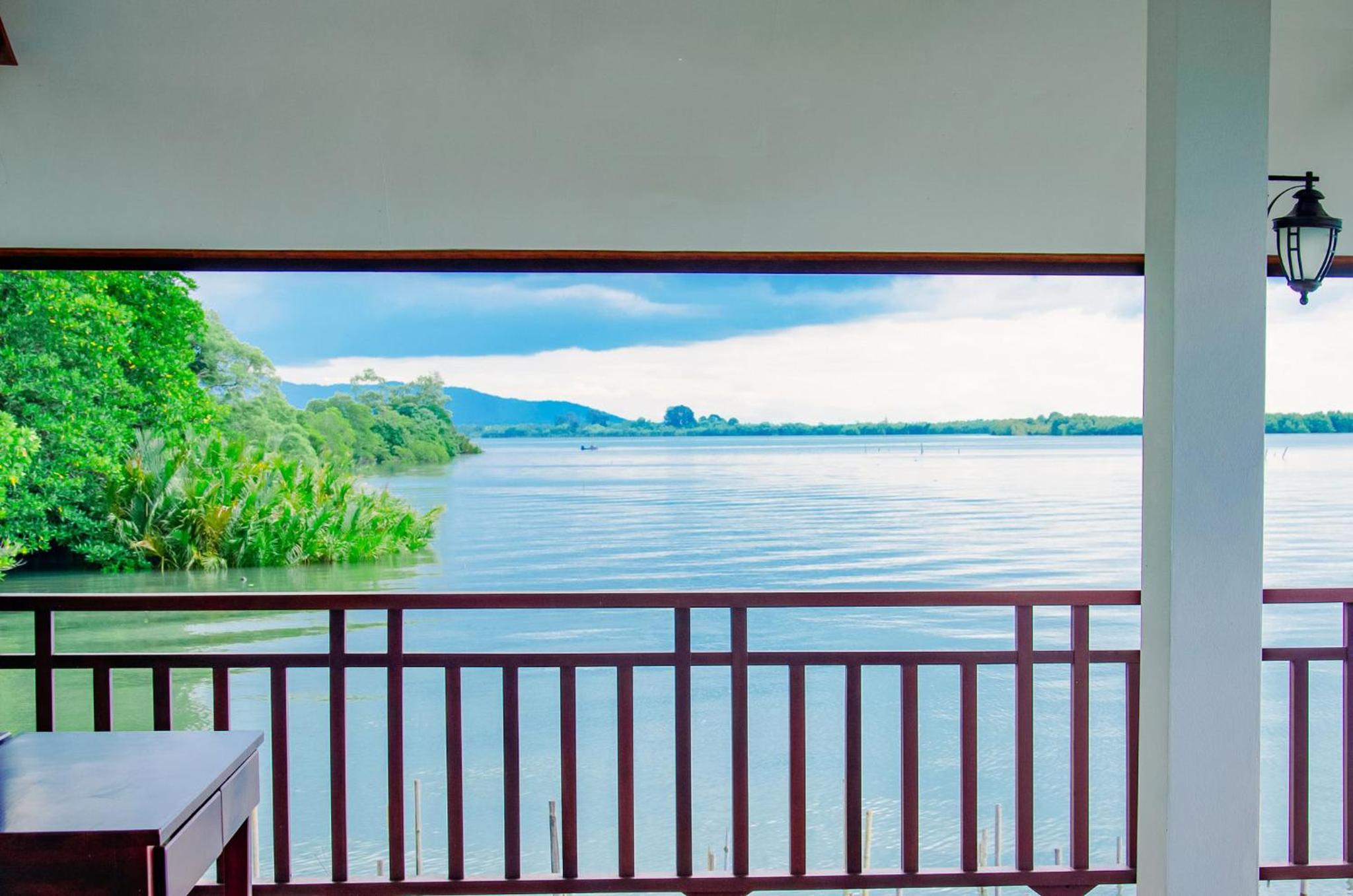 Double Room with Balcony and Sea View - Photo 7