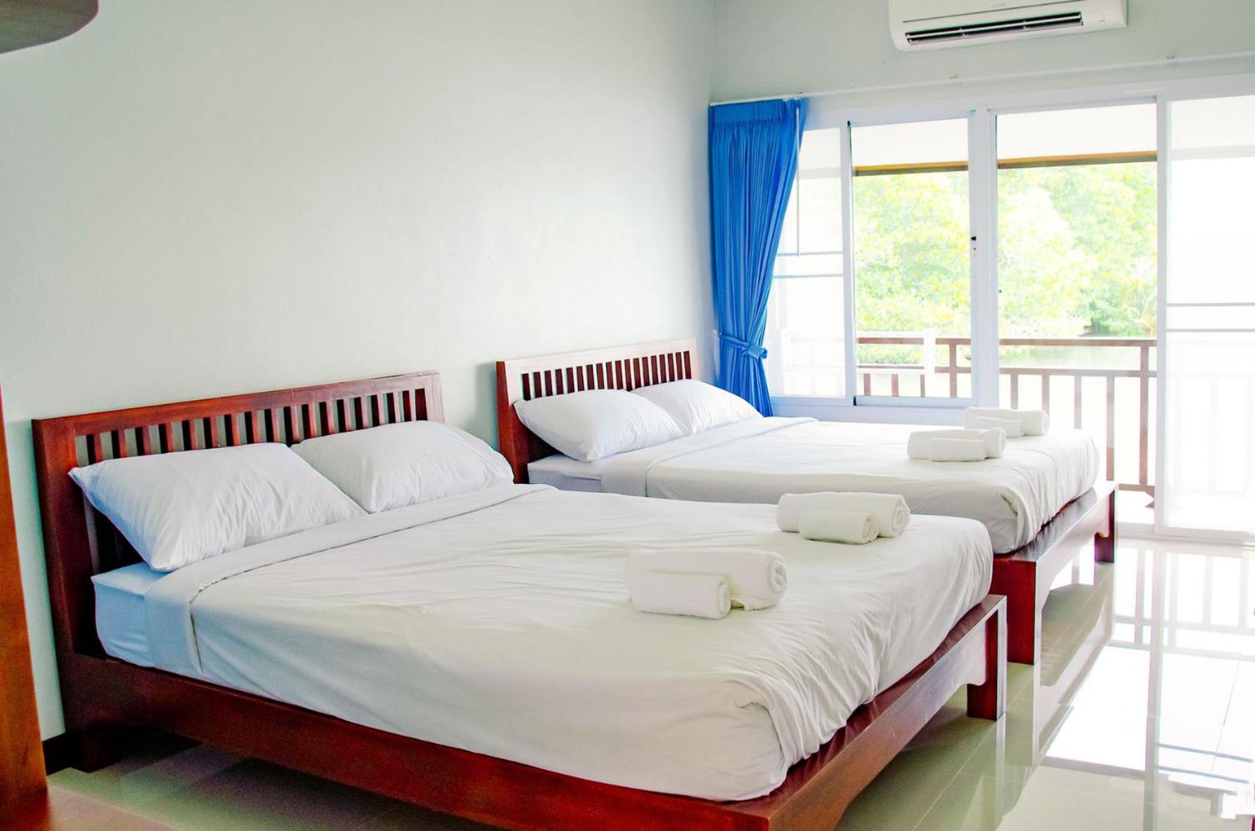 Double Room with Balcony and Sea View - Photo 1