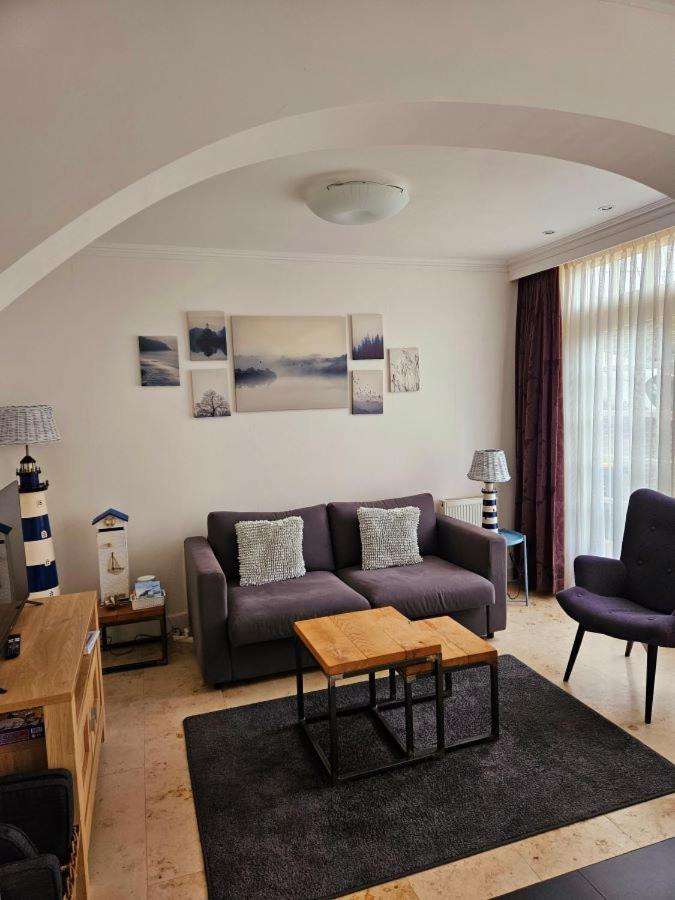 One-Bedroom Apartment II