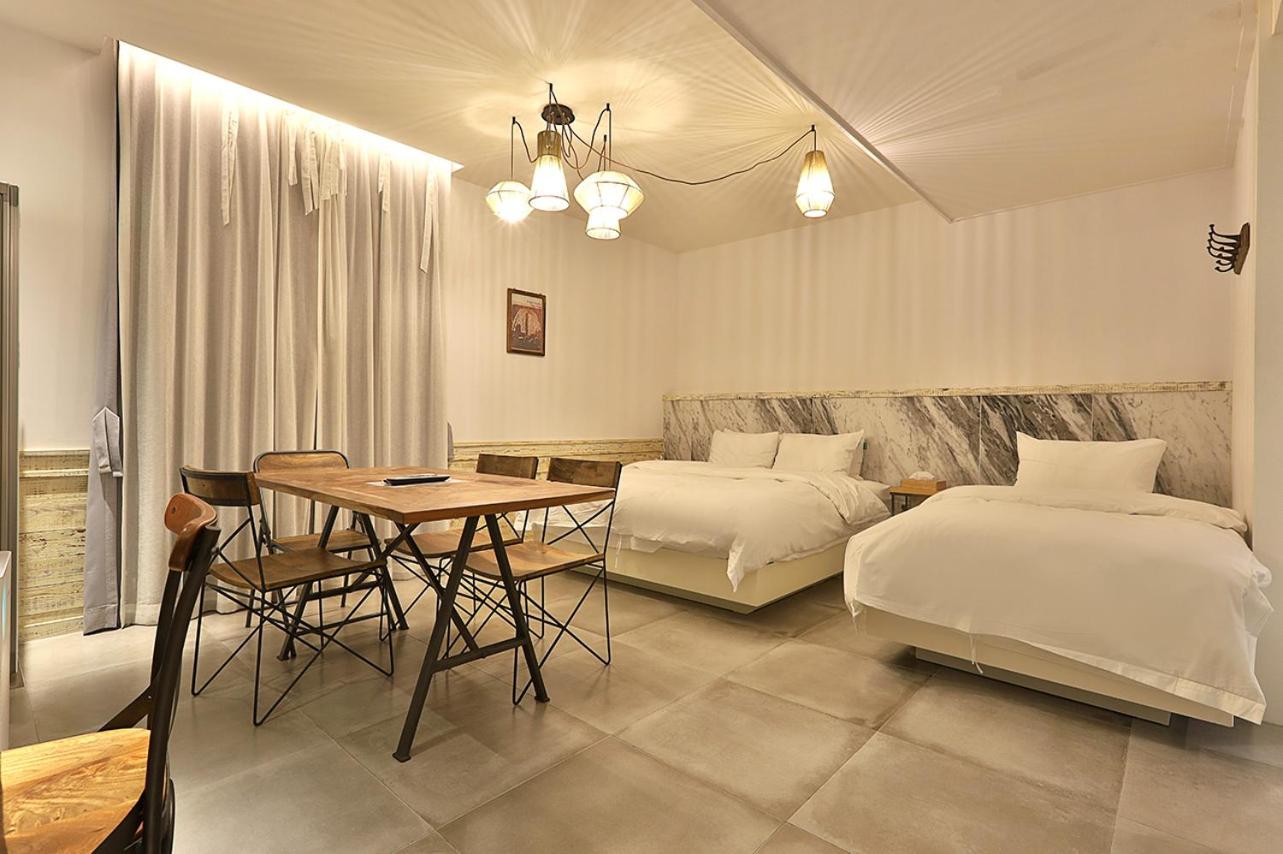 Suite twin