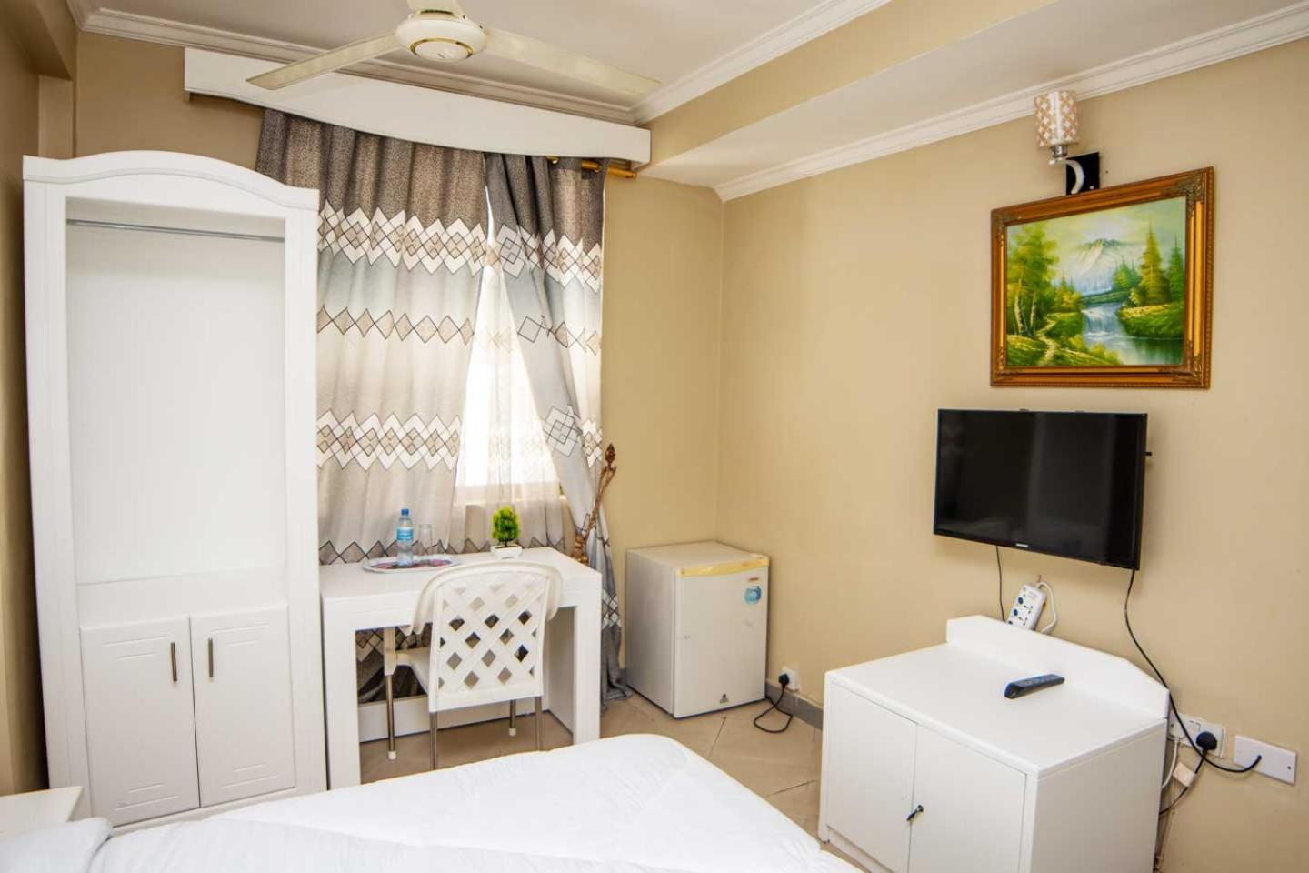 Standard King Room