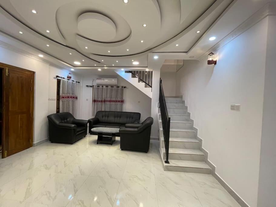 Villa photo 1