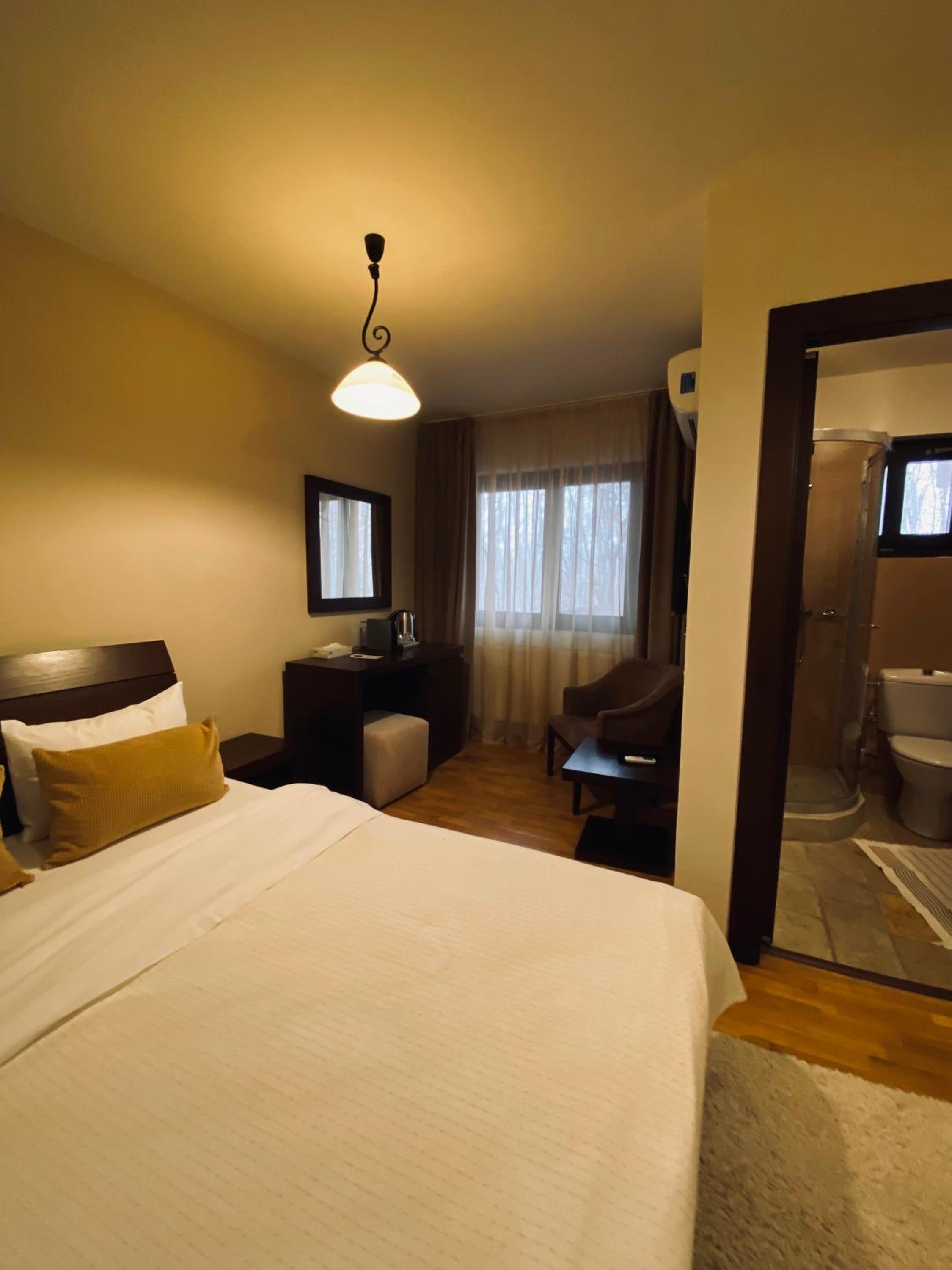 Double Room - Photo 1