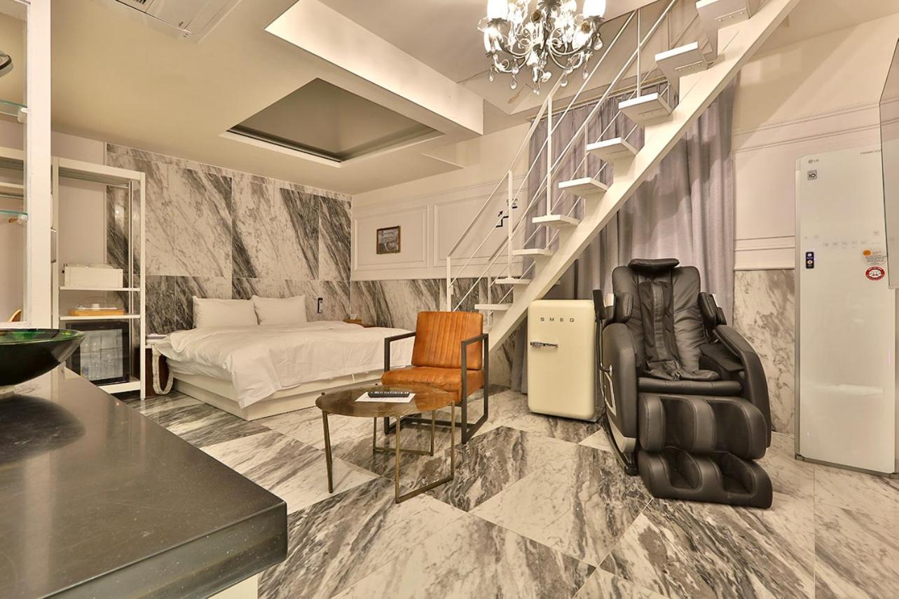Rooftop Suite