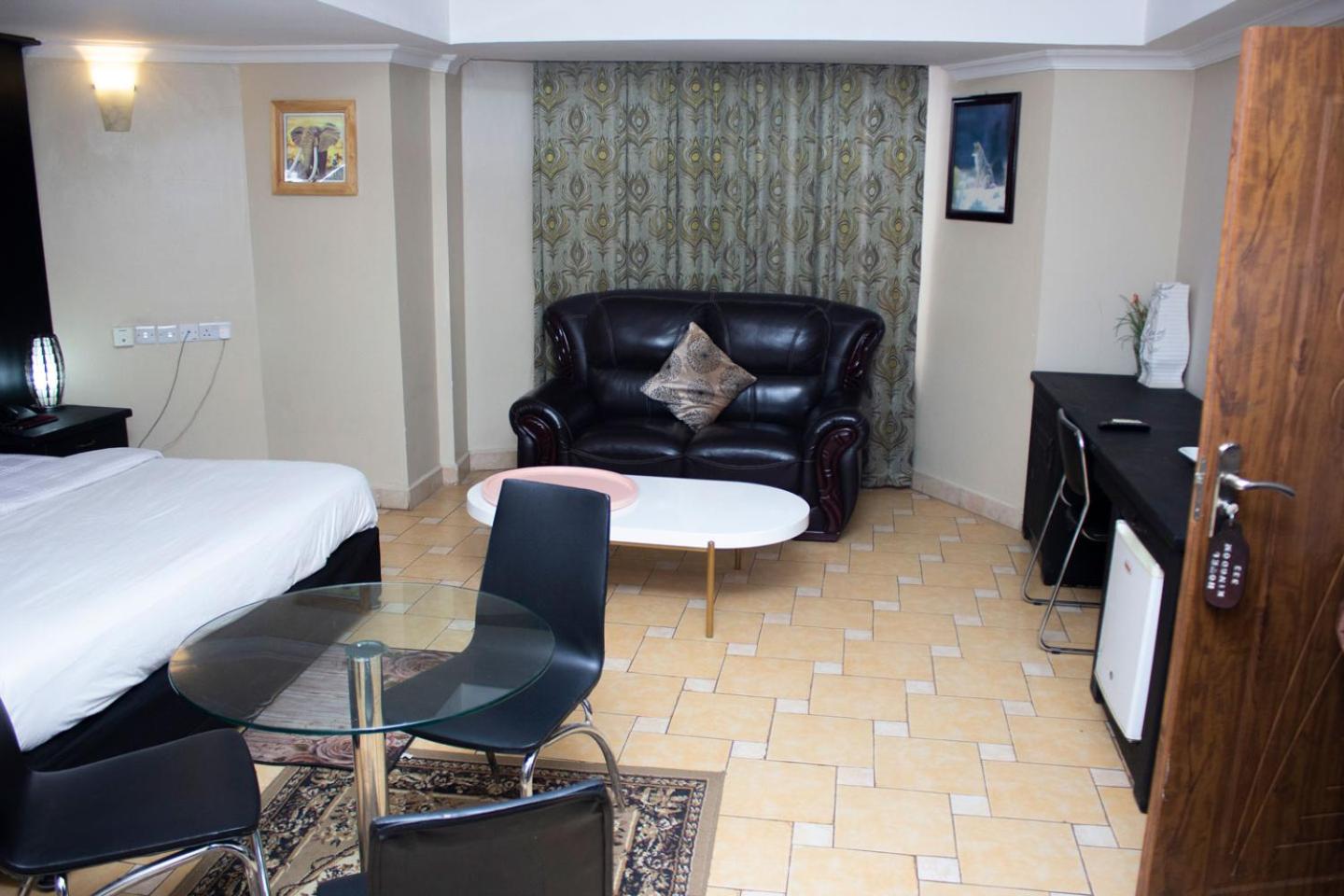 Deluxe Suite