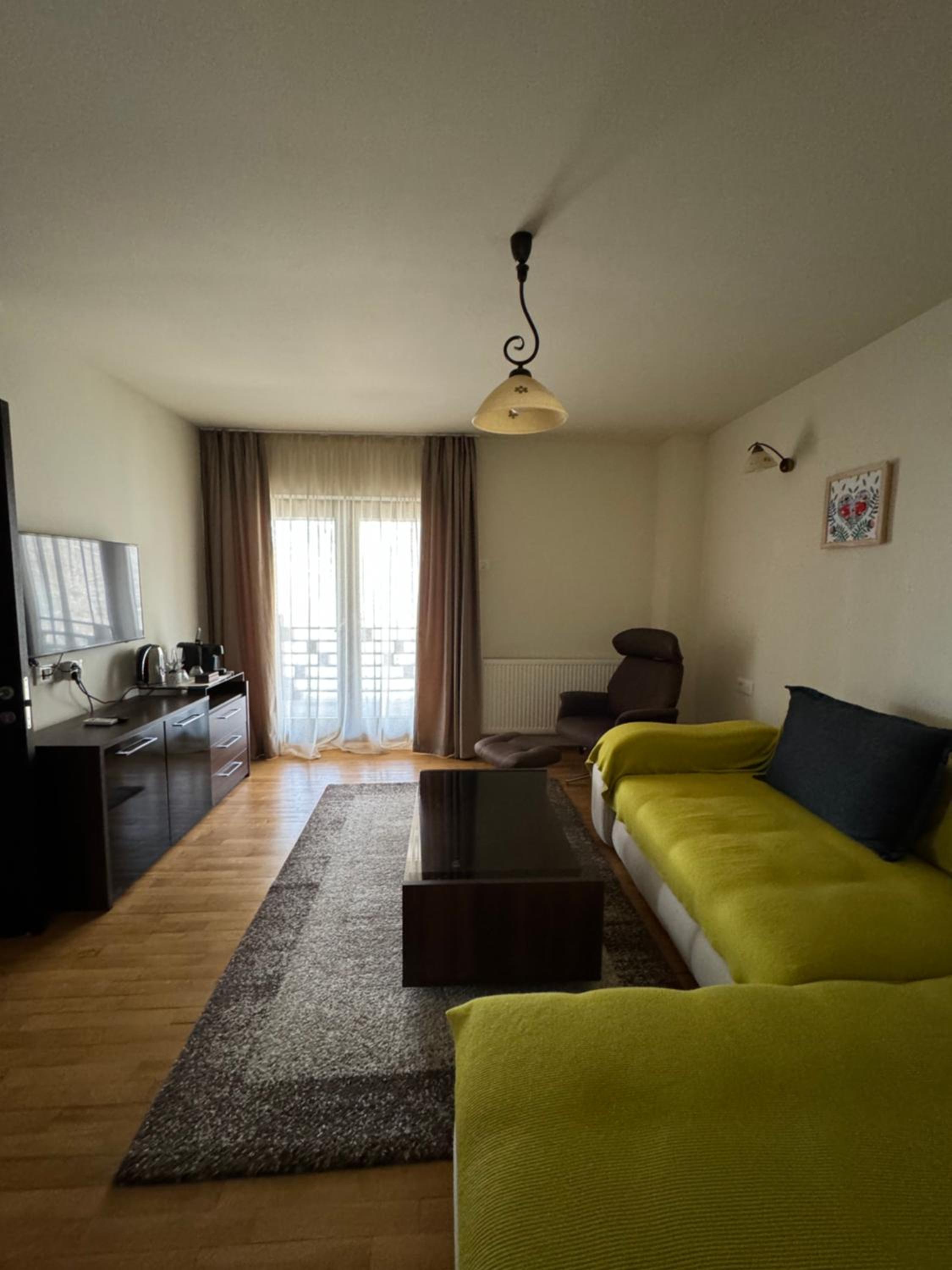 Apartment with Balcony - Photo 6