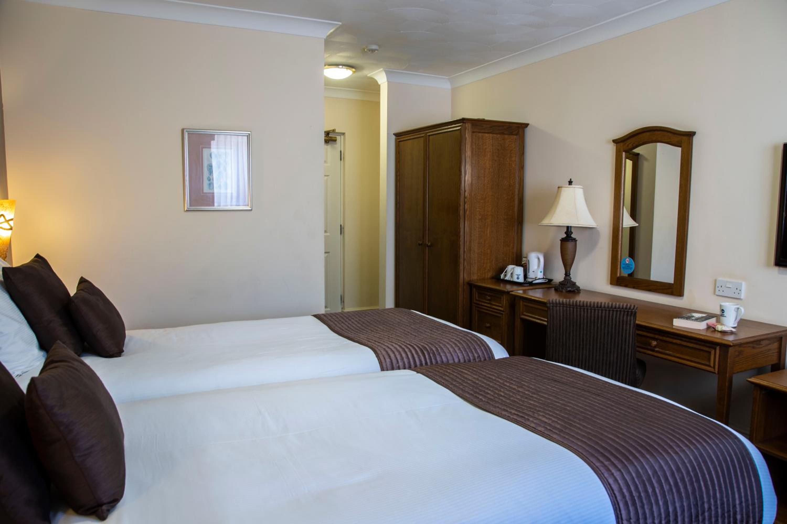 Standard Twin Room - Non-Smoking - Photo 6