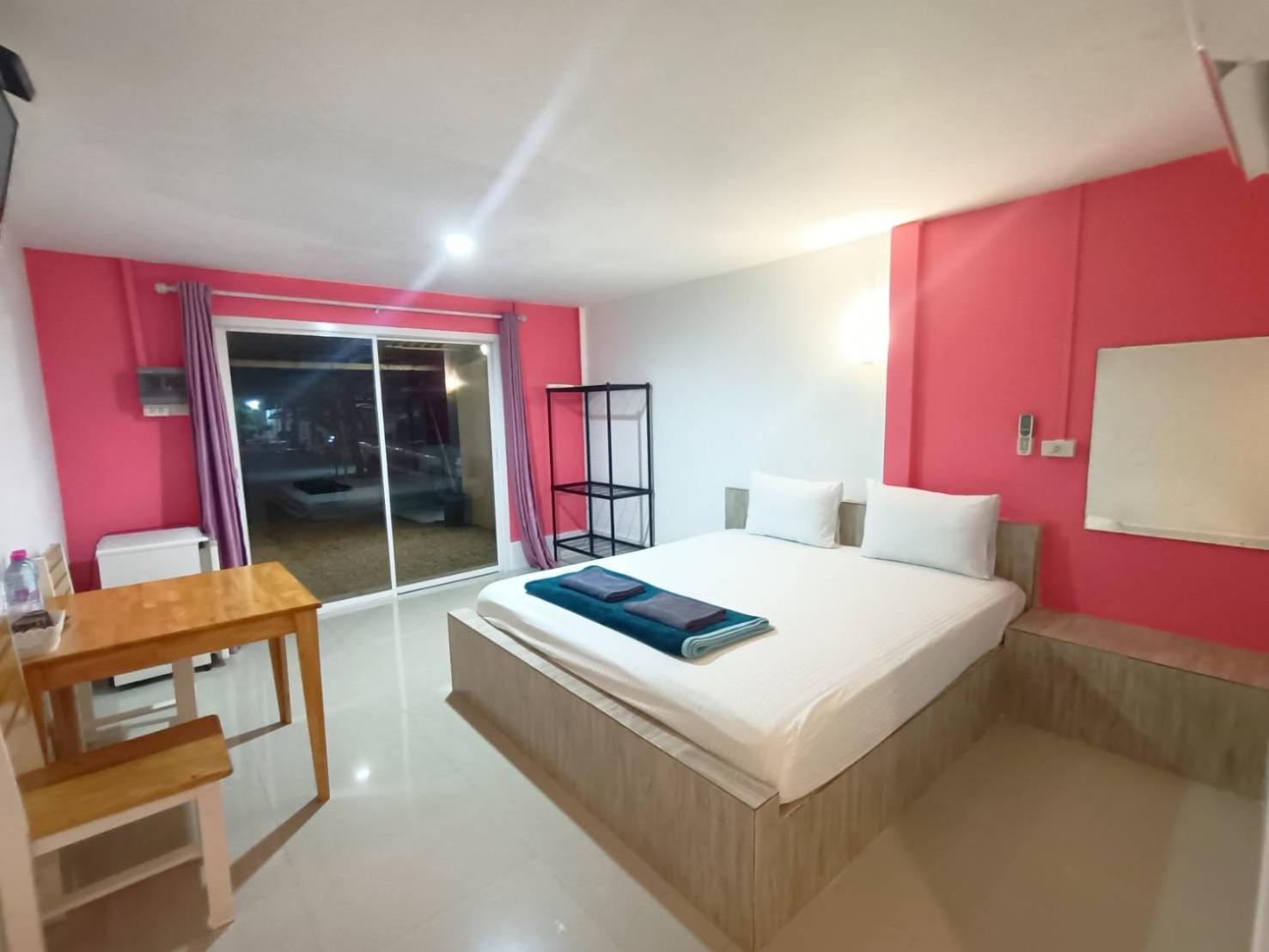 Standard King Room - Photo 1