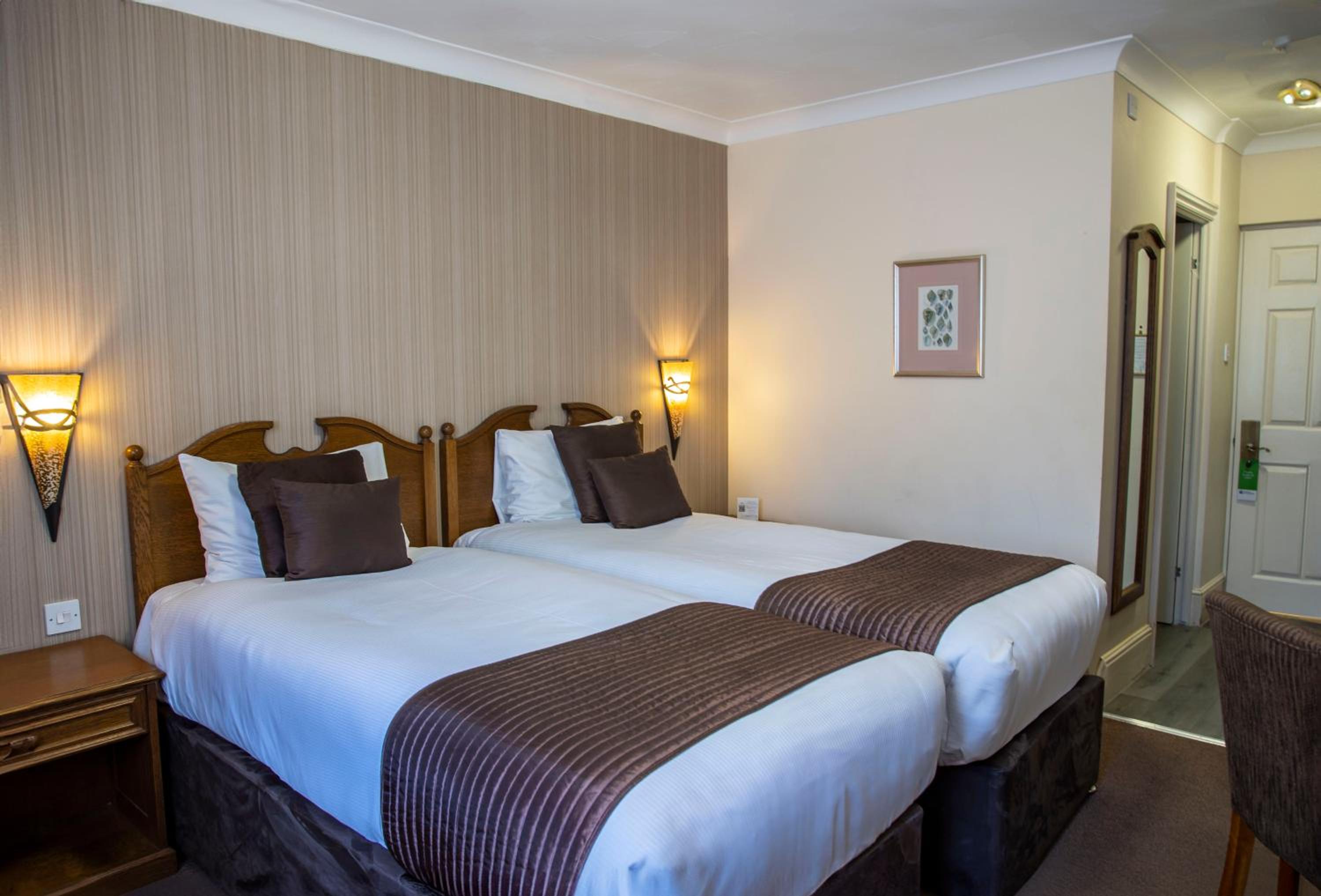 Standard Twin Room - Non-Smoking - Photo 5