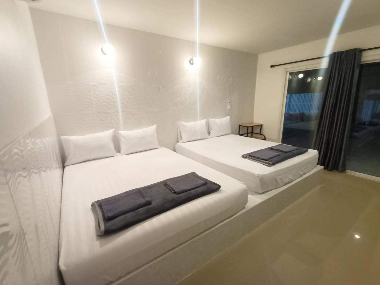 Family Double Room - Photo 12