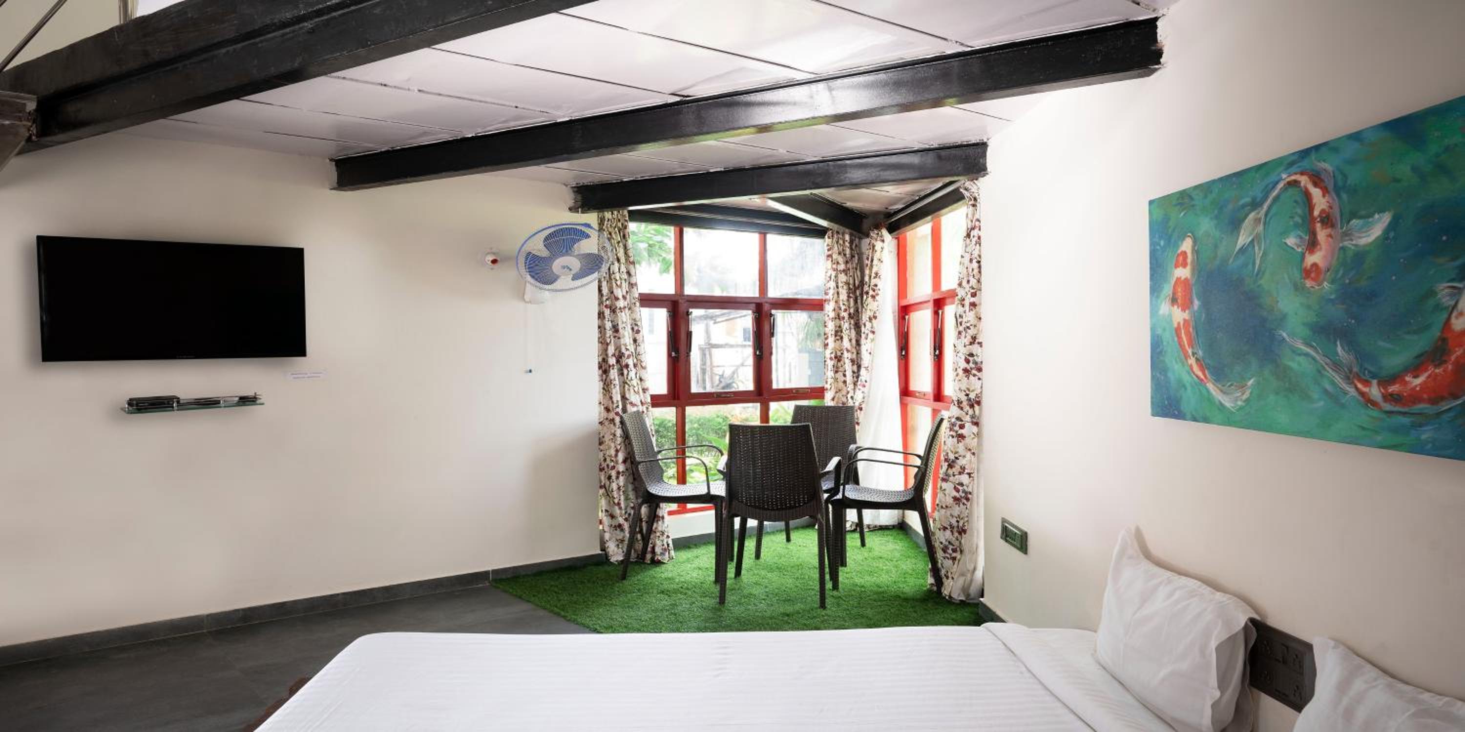Family Room With Garden View photo 3