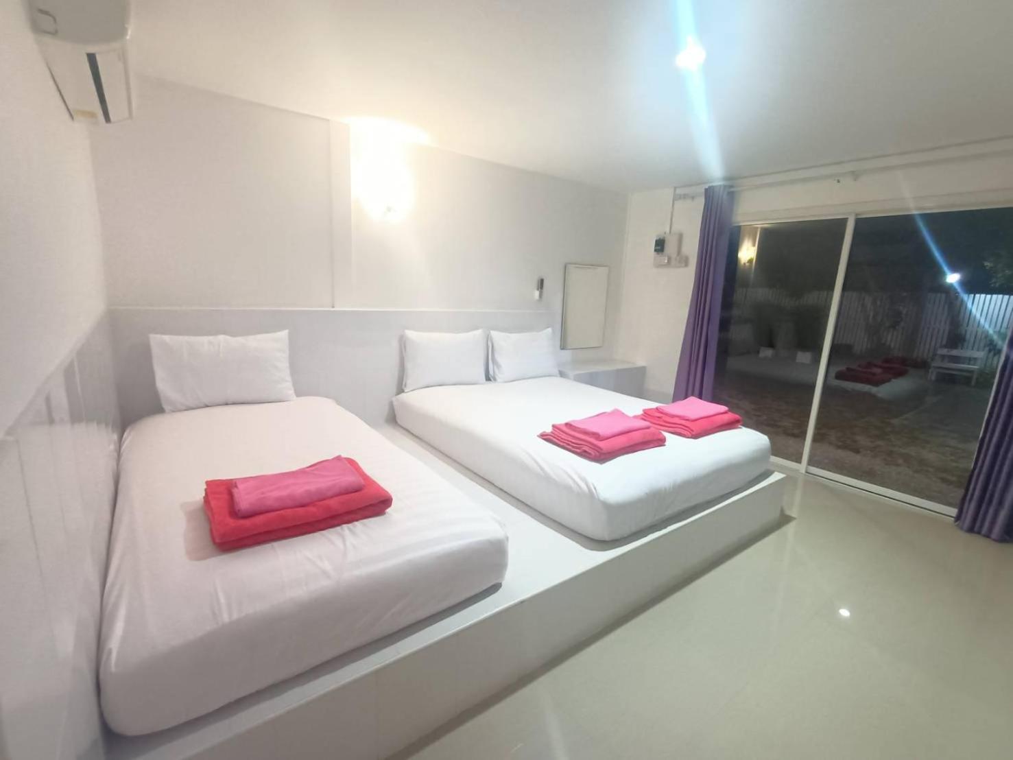 Triple Room - Photo 11
