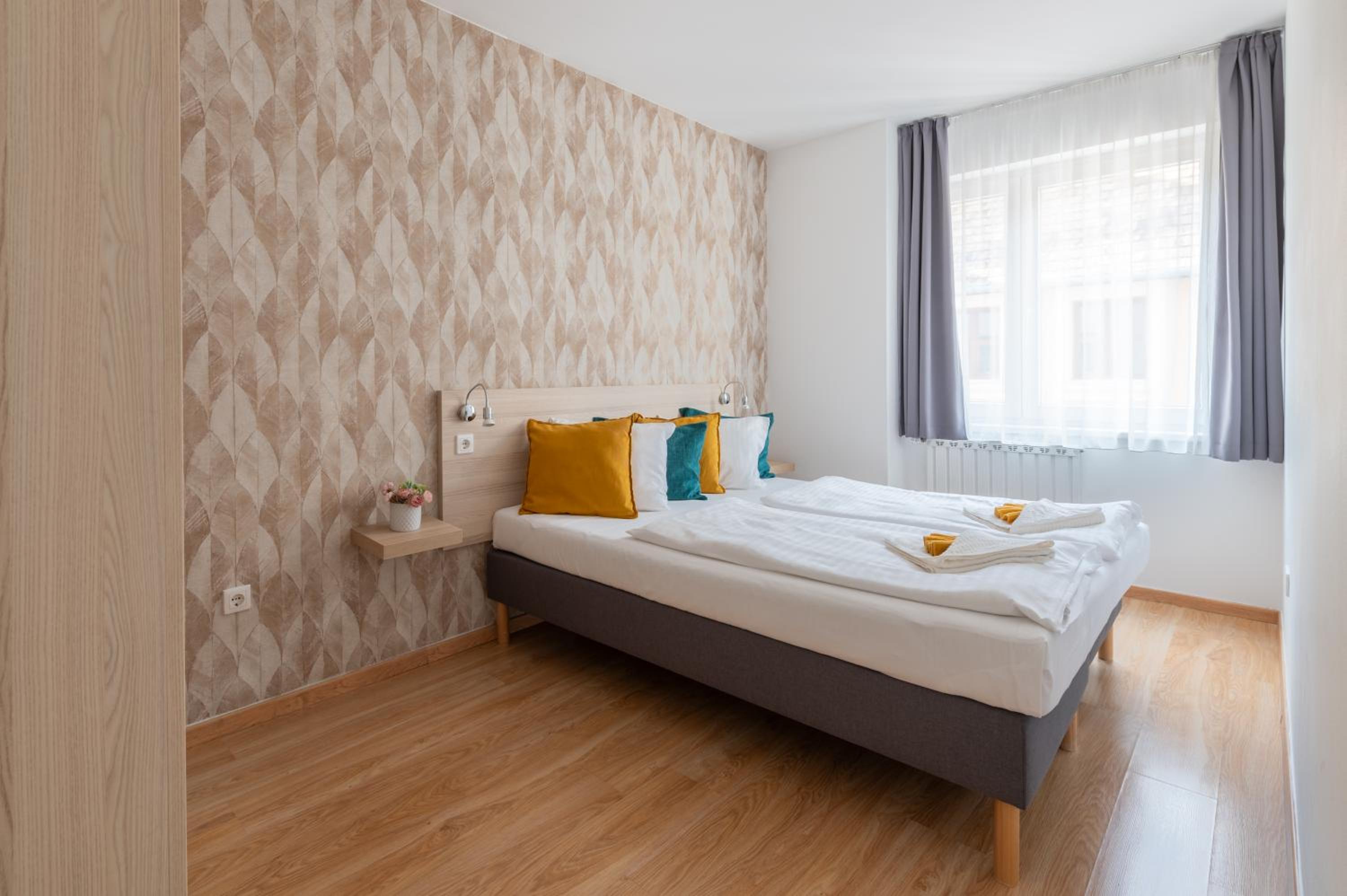 One-Bedroom Apartment - Photo 11