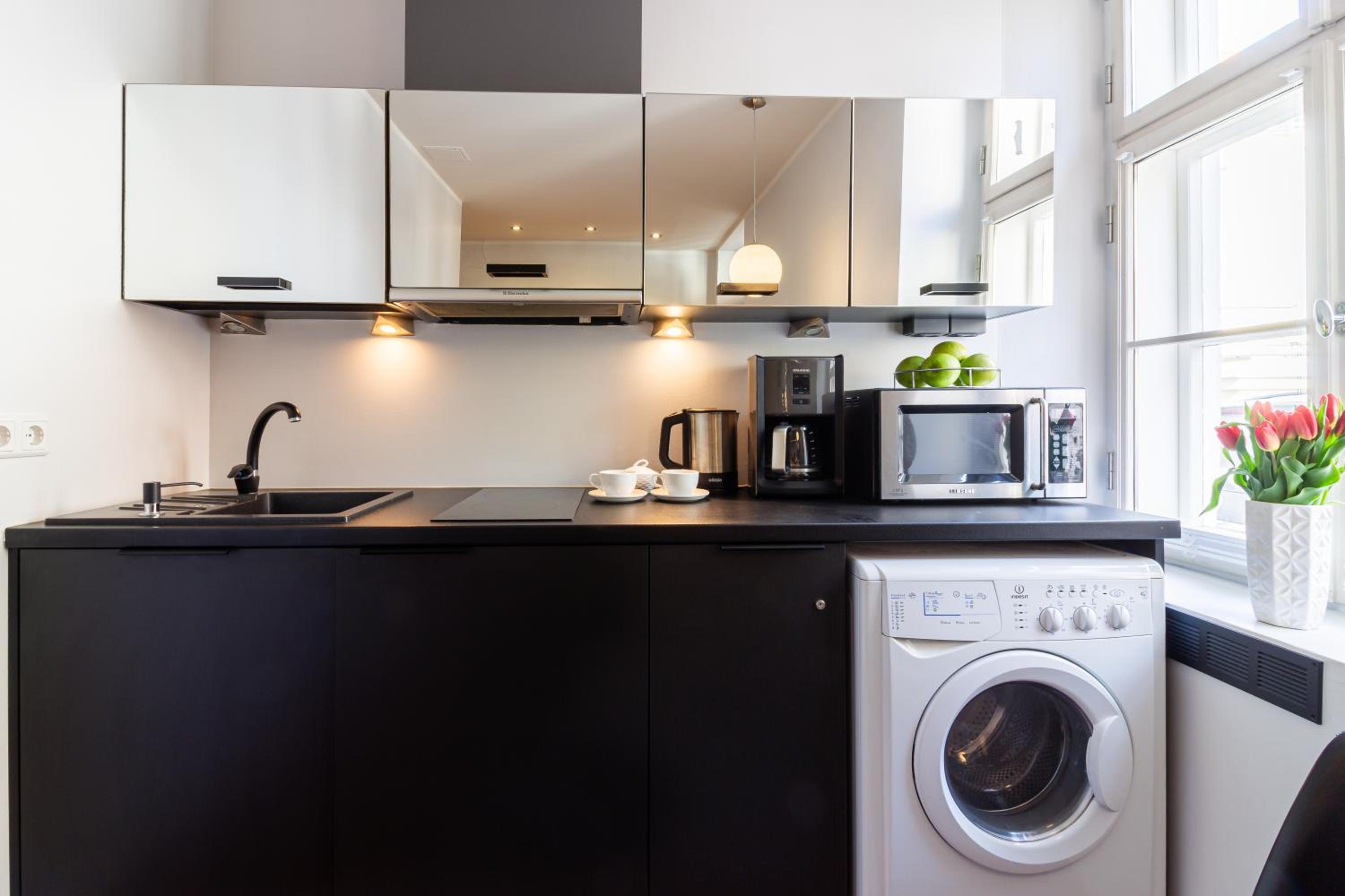 One-Bedroom Apartment - Photo 6