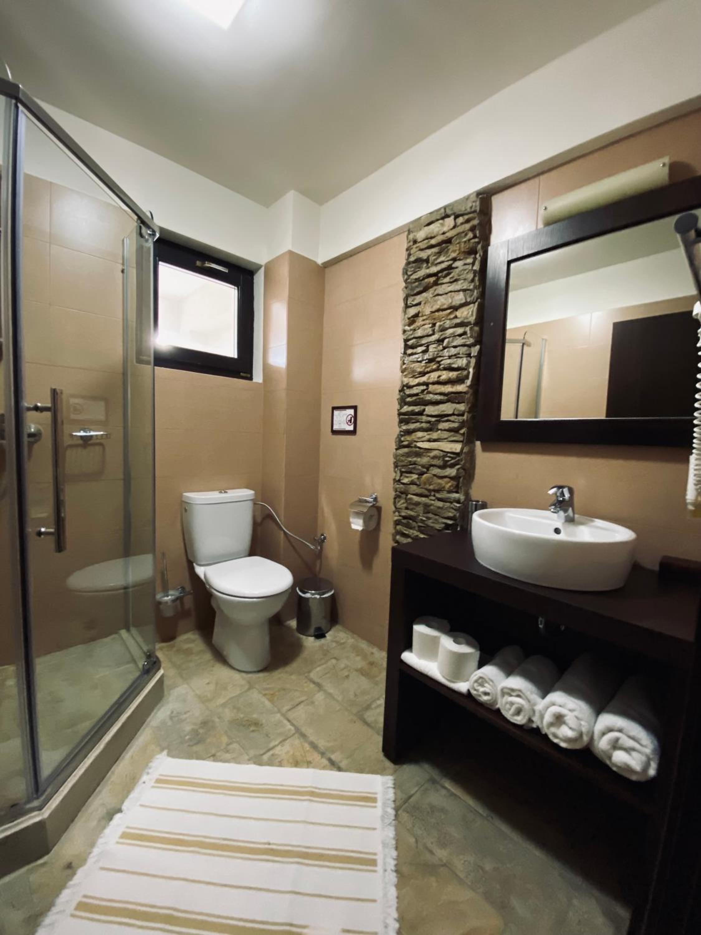 Superior Double or Twin Room - Photo 18