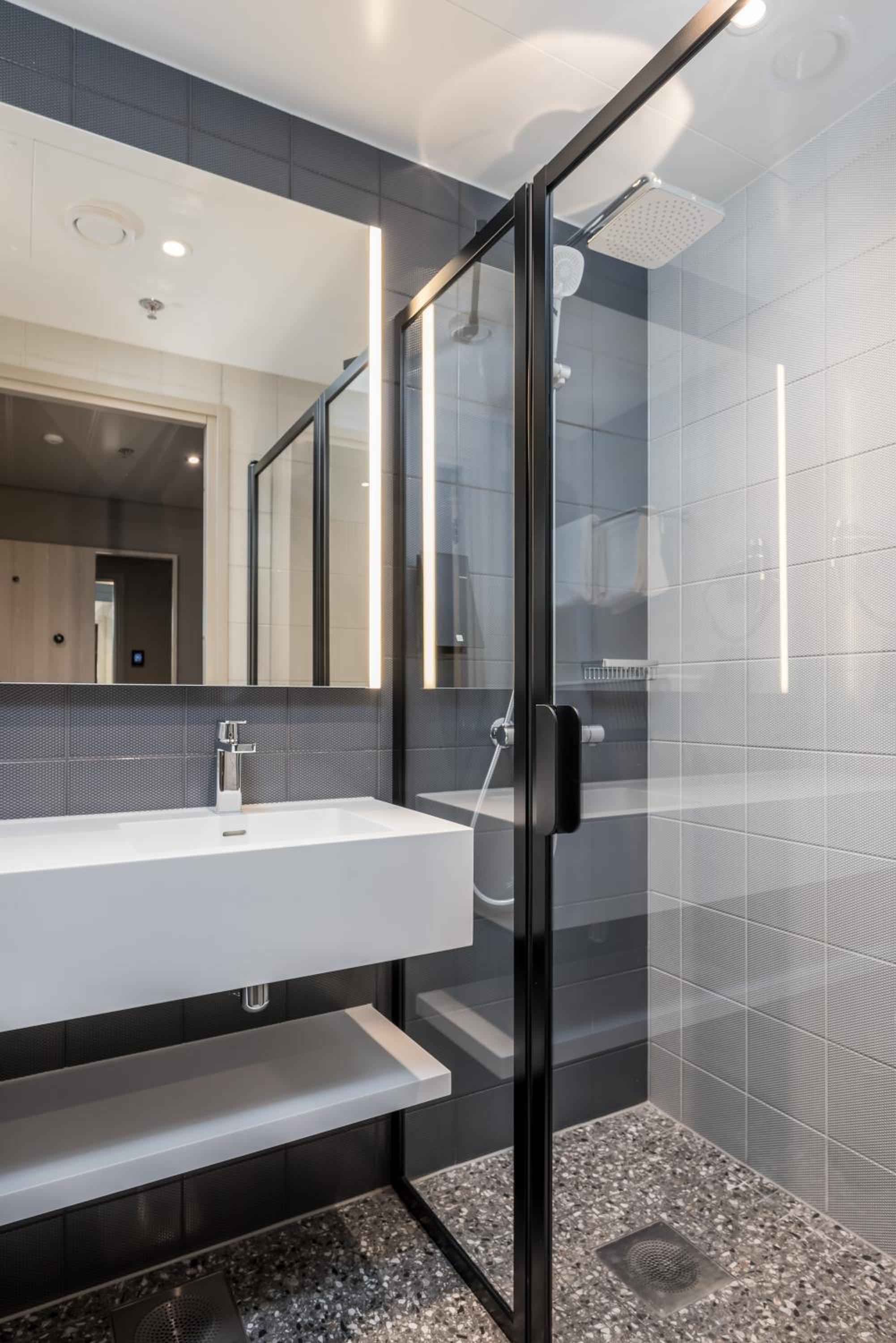 Small Double Room - without window - Photo 6