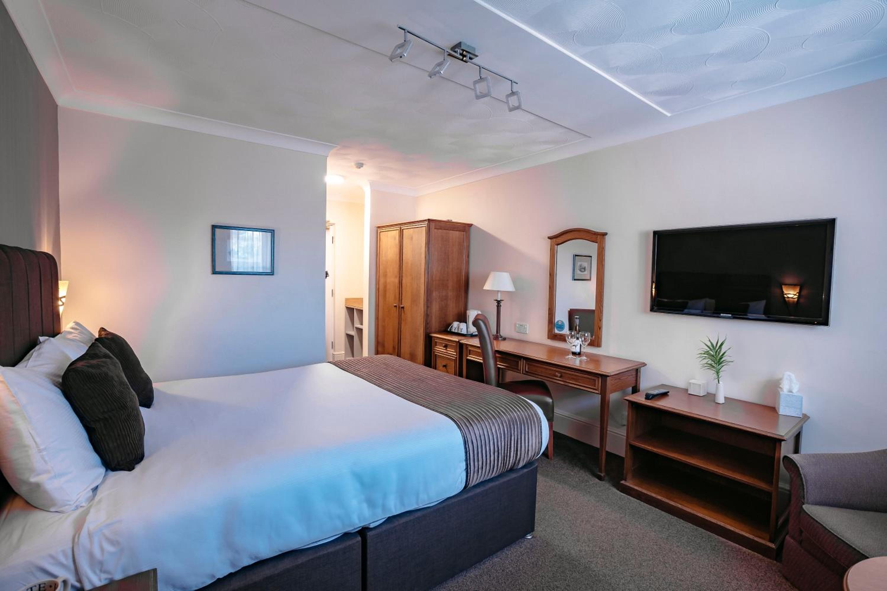 Standard Double Room - Non-Smoking - Photo 1
