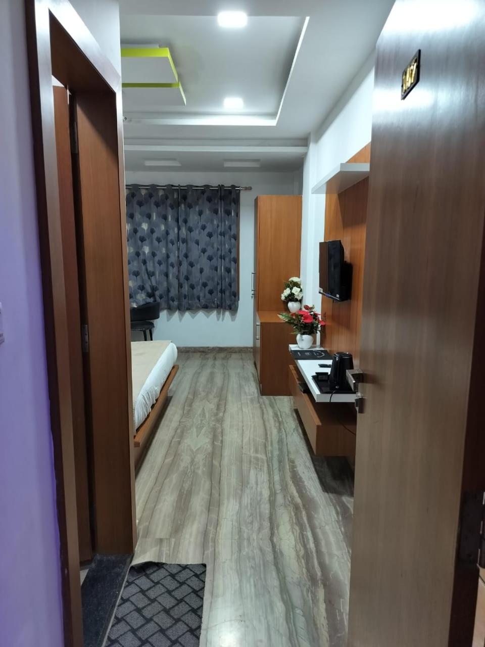 Deluxe Room - Photo 7