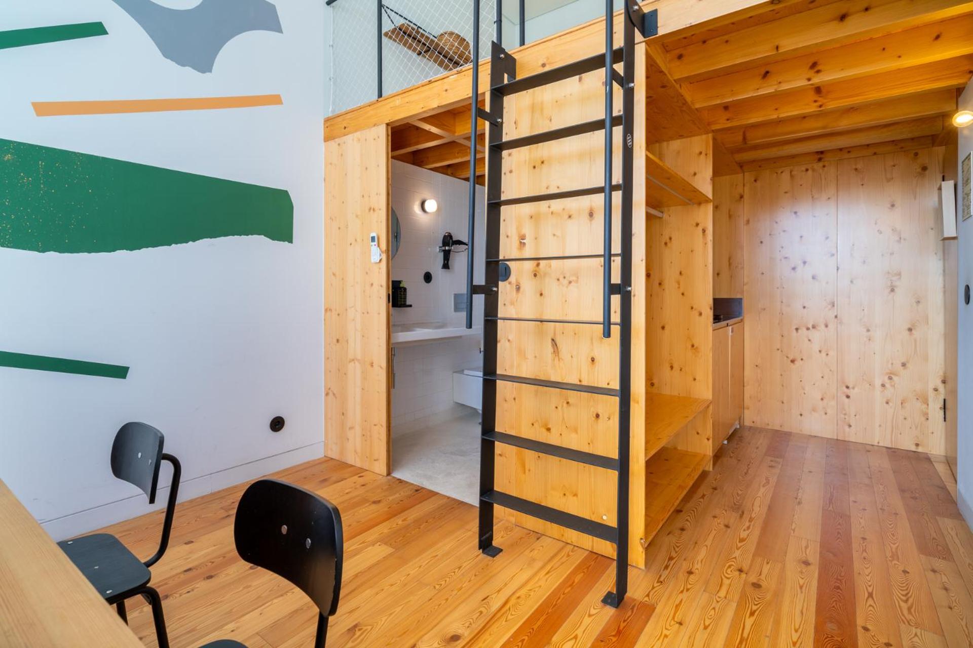 Maisonette Loft with Rooftop Terrace - Photo 9