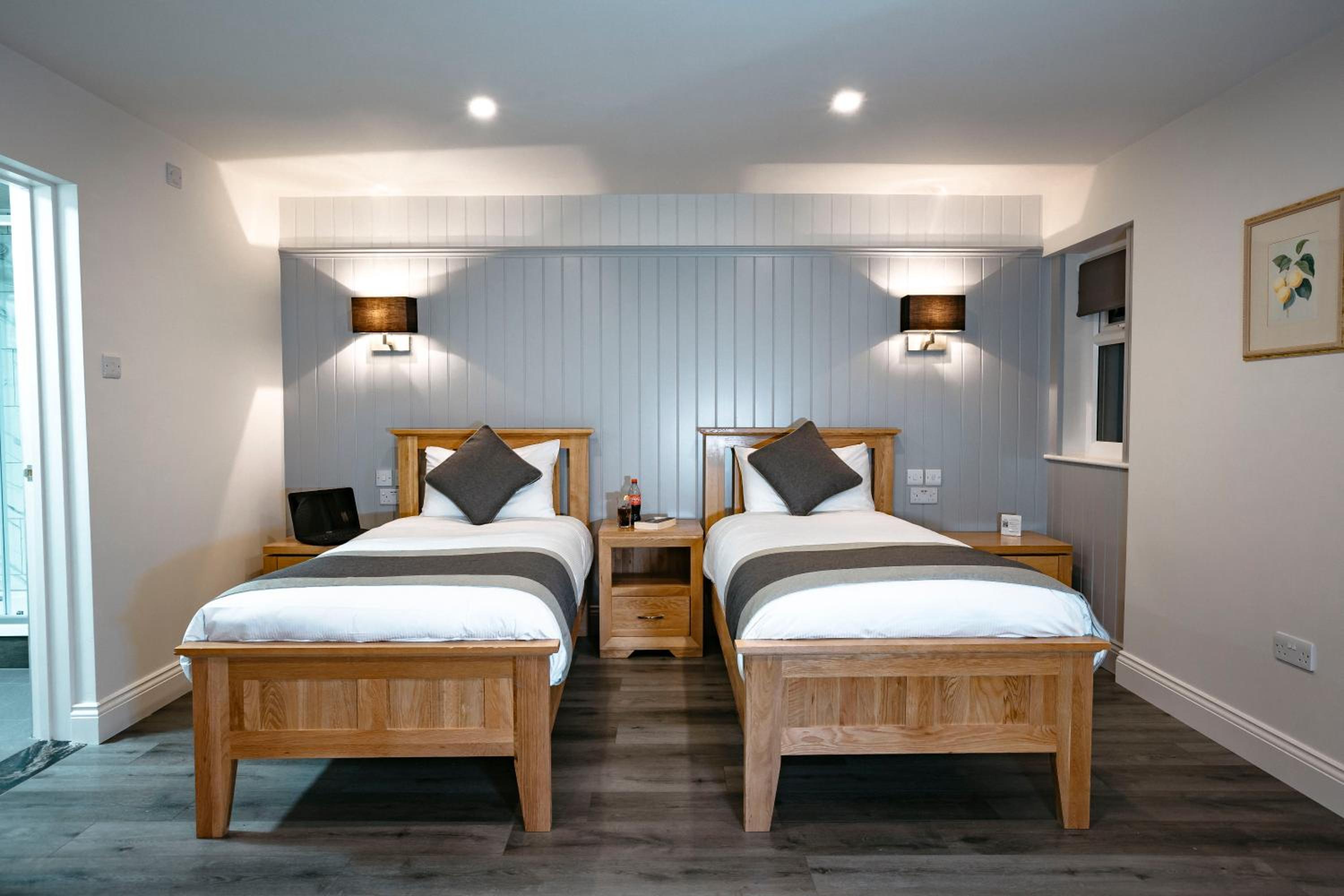 Superior King Room with Kitchenette - Photo 7
