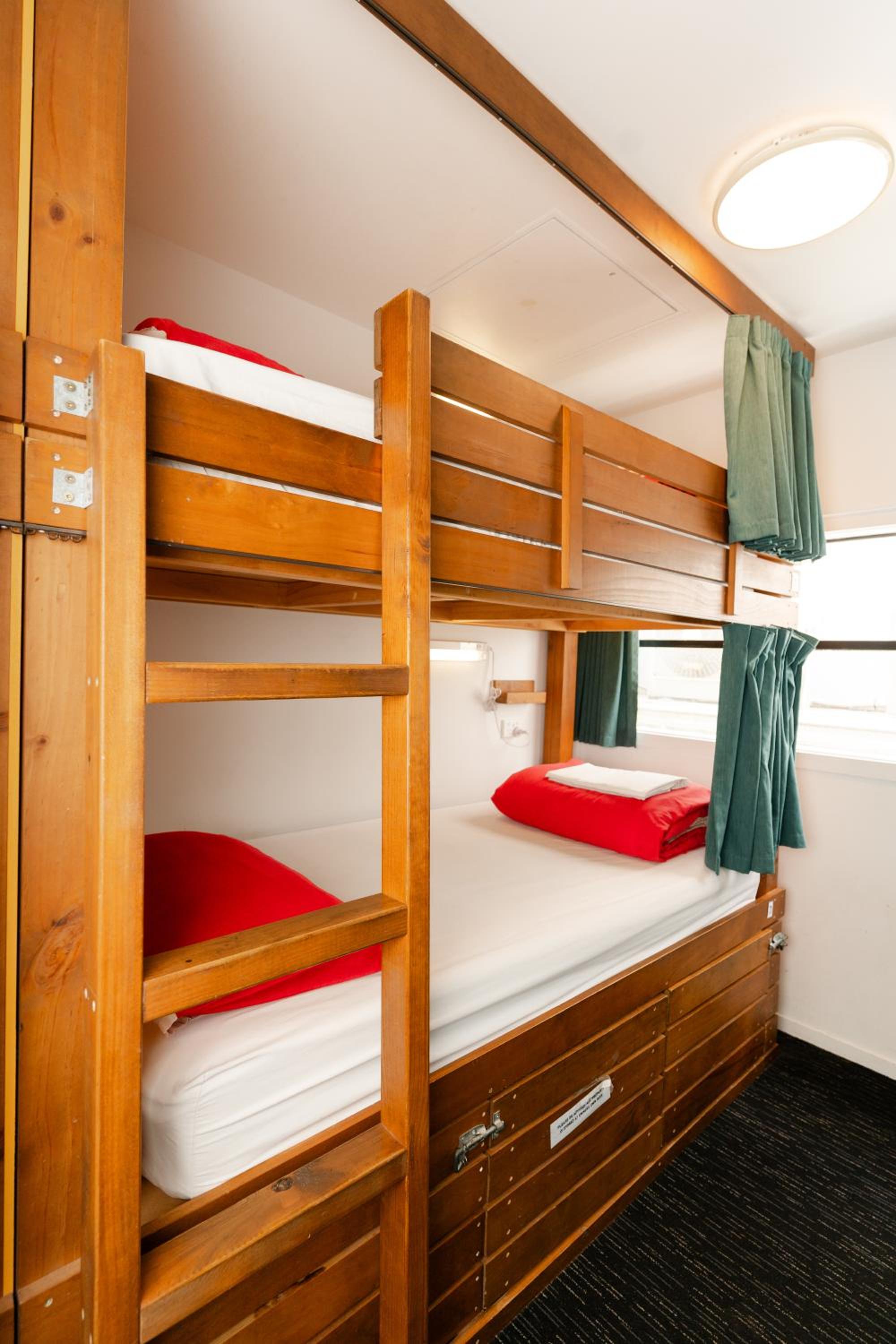 Bed in 4 Bed Dorm photo 3