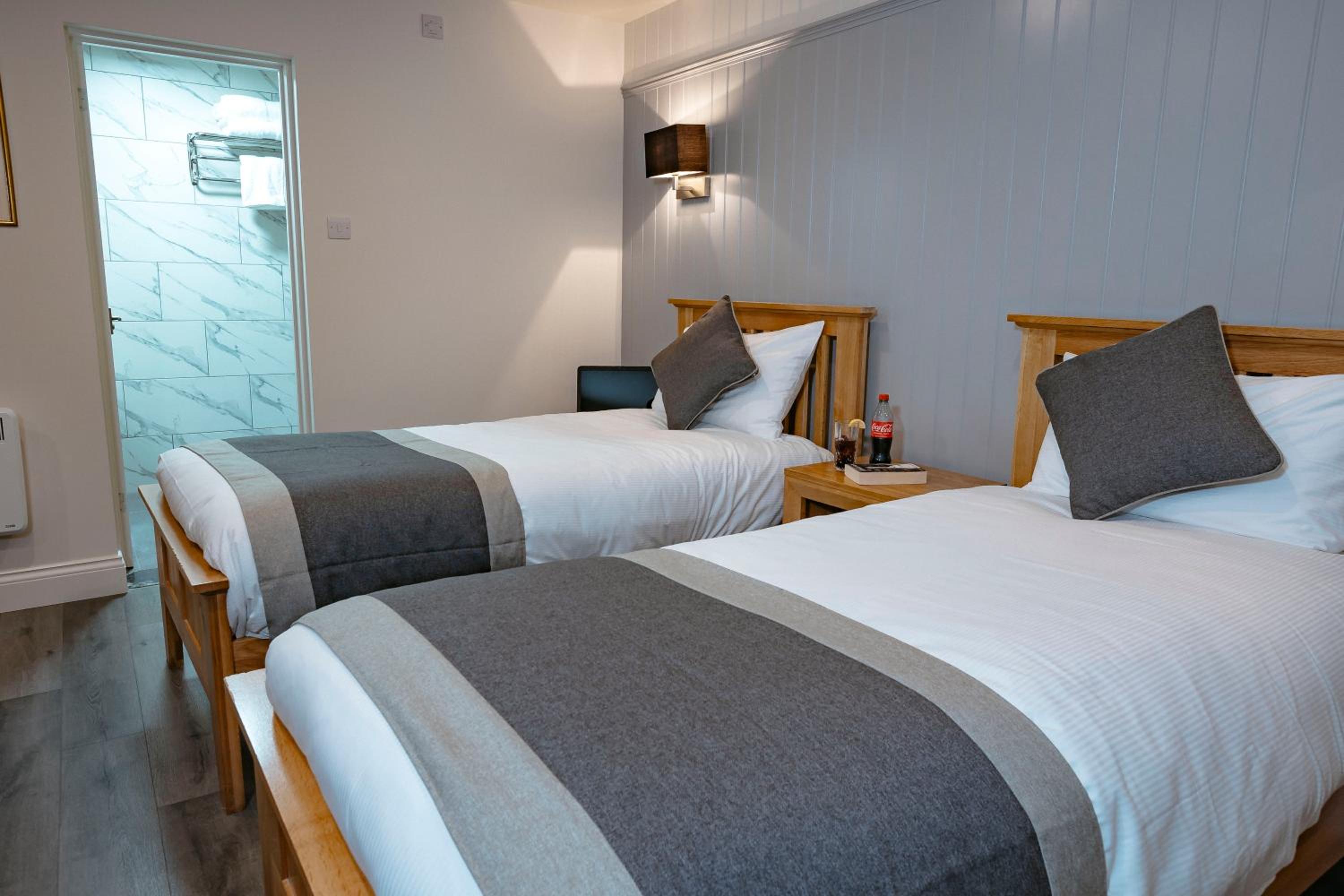 Superior King Room with Kitchenette - Photo 9