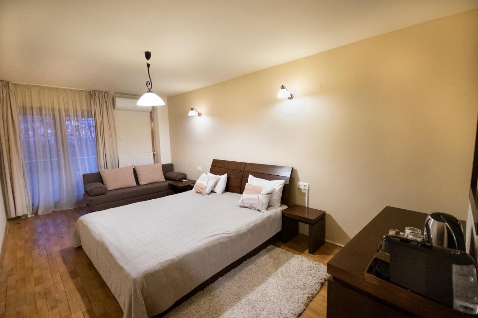 Superior Double or Twin Room - Photo 19