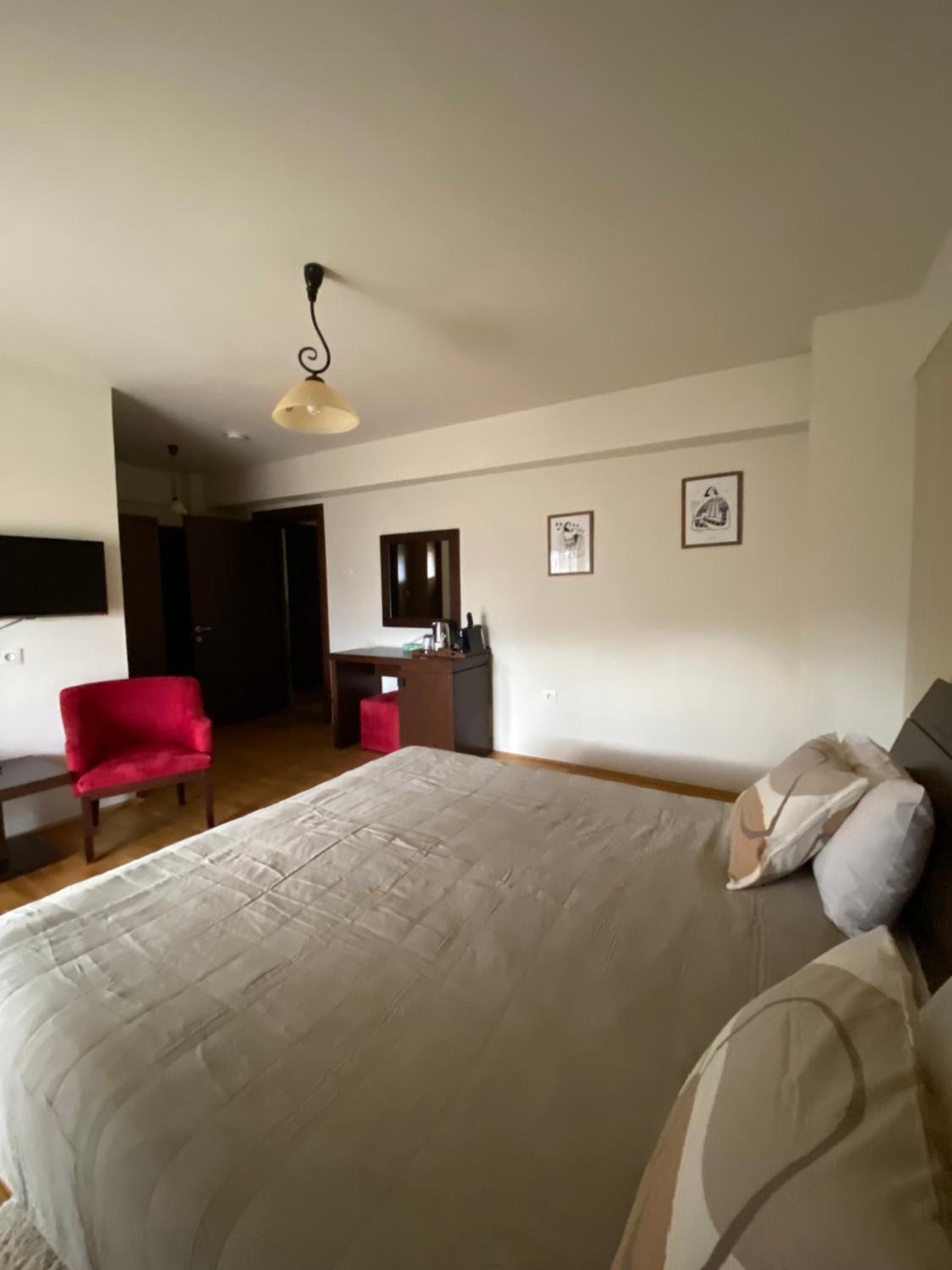 Superior Double or Twin Room - Photo 11