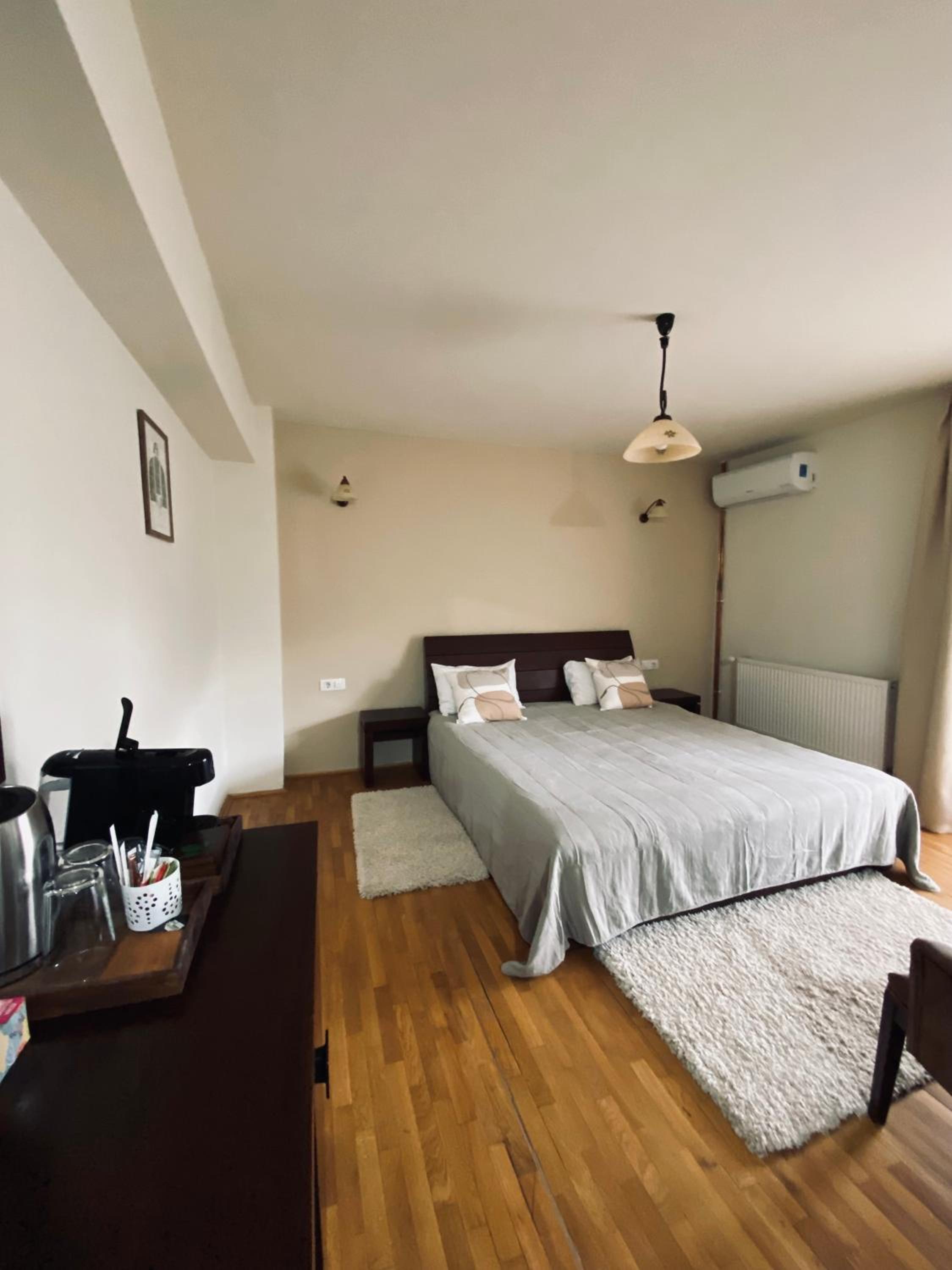 Superior Double or Twin Room - Photo 10