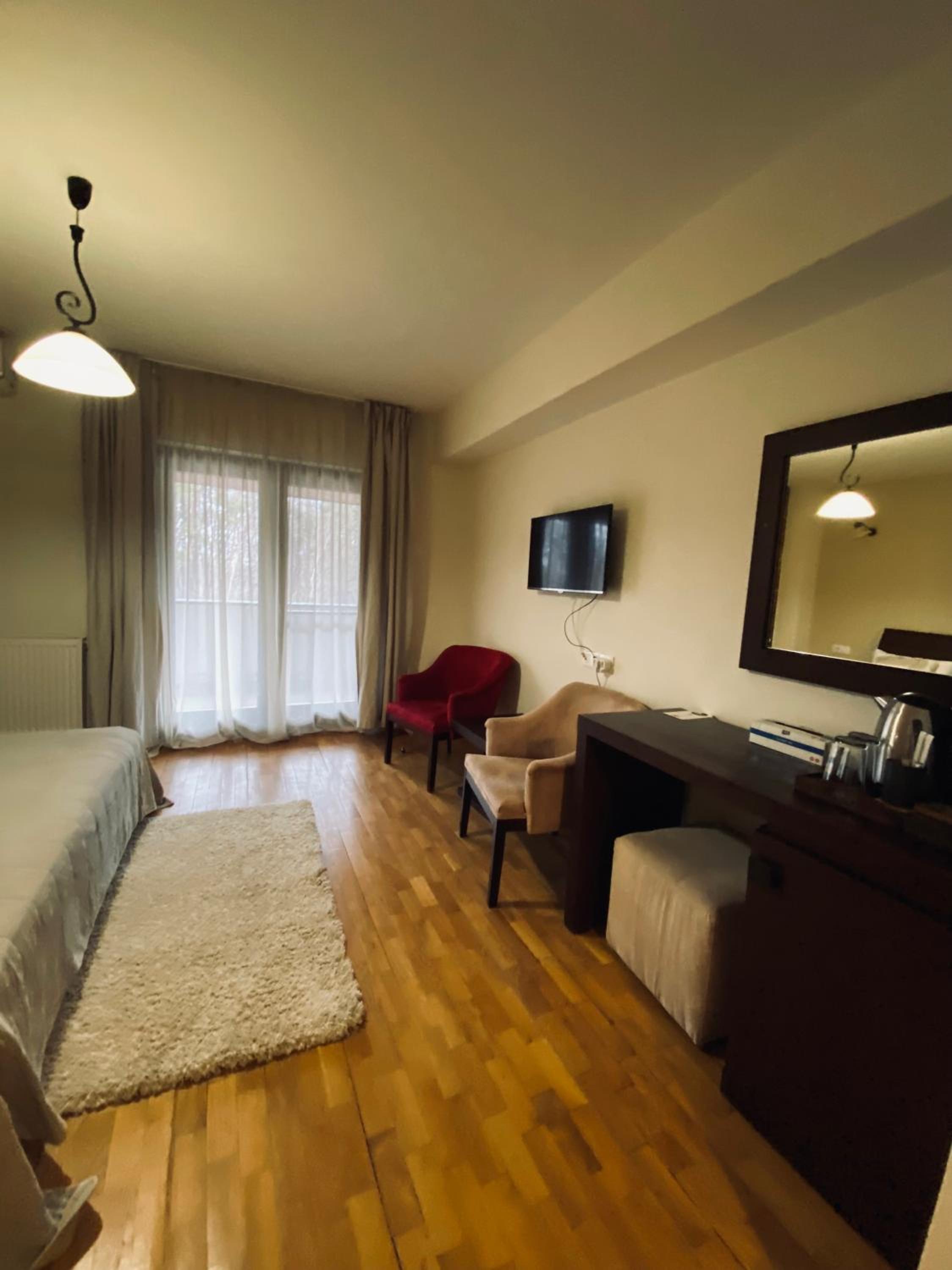 Superior Double or Twin Room - Photo 8