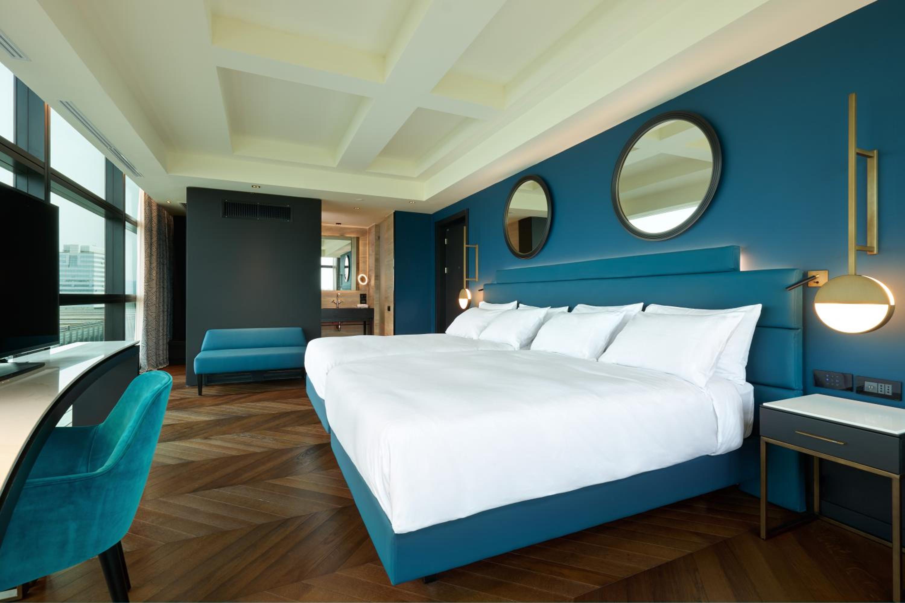 Executive Corner Room with Two Double Beds