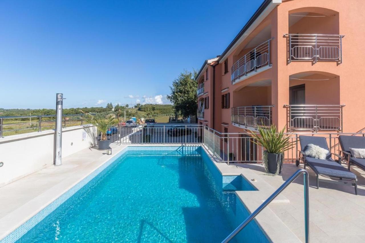 Villa photo 1