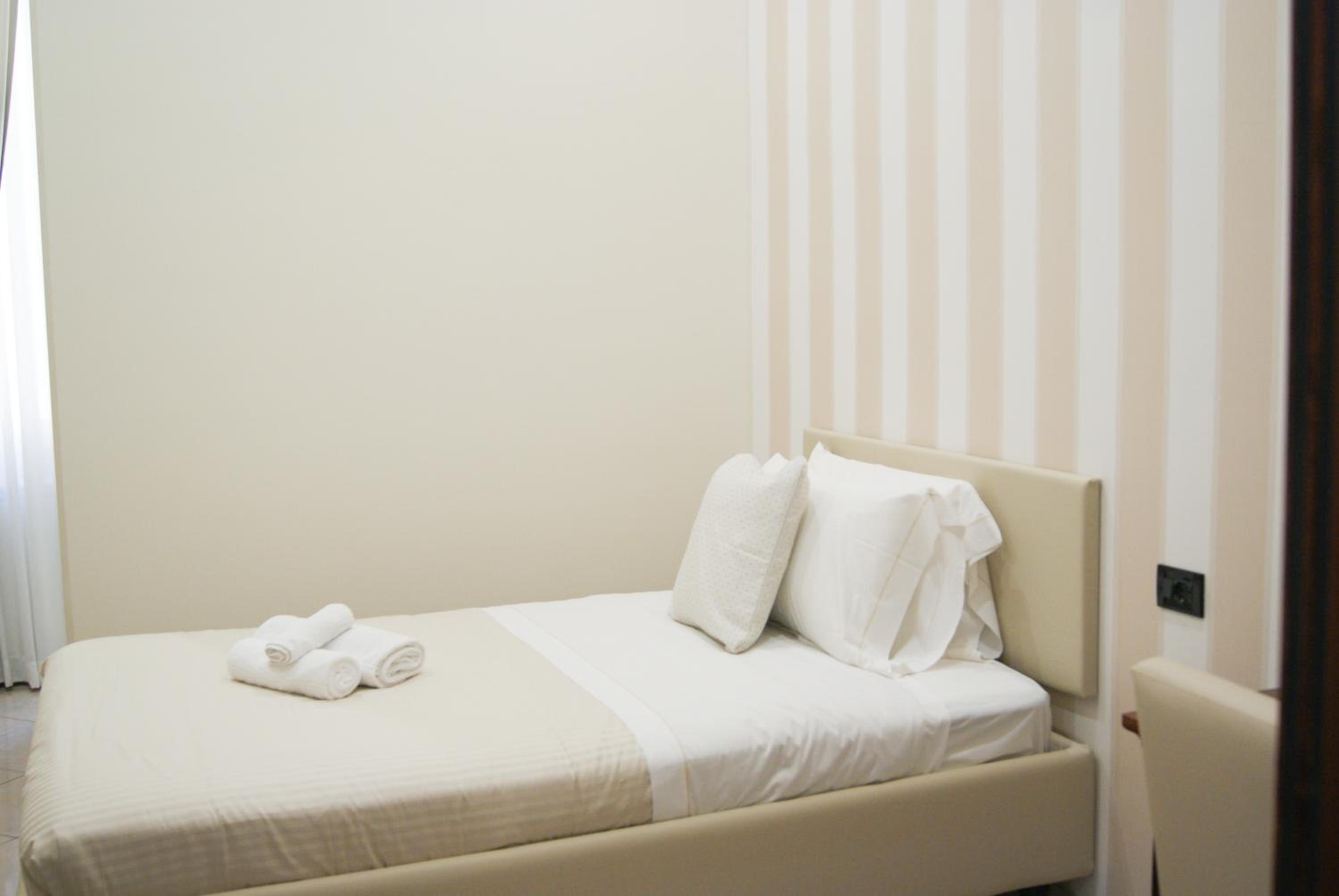 Deluxe Single Room