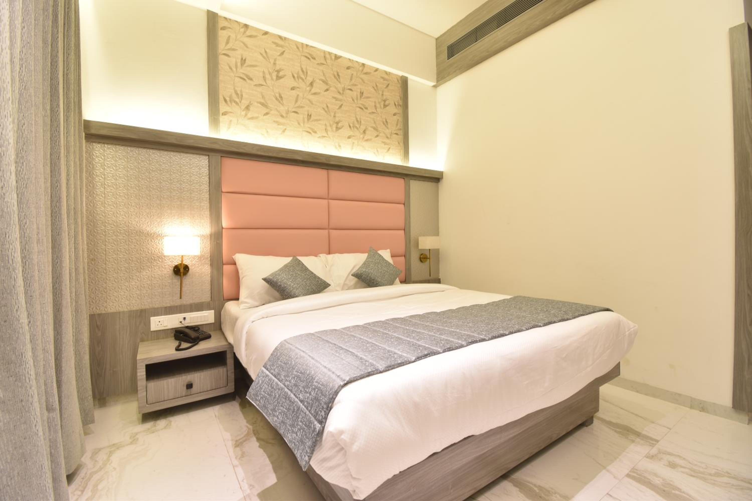 Standard Double Room photo 2