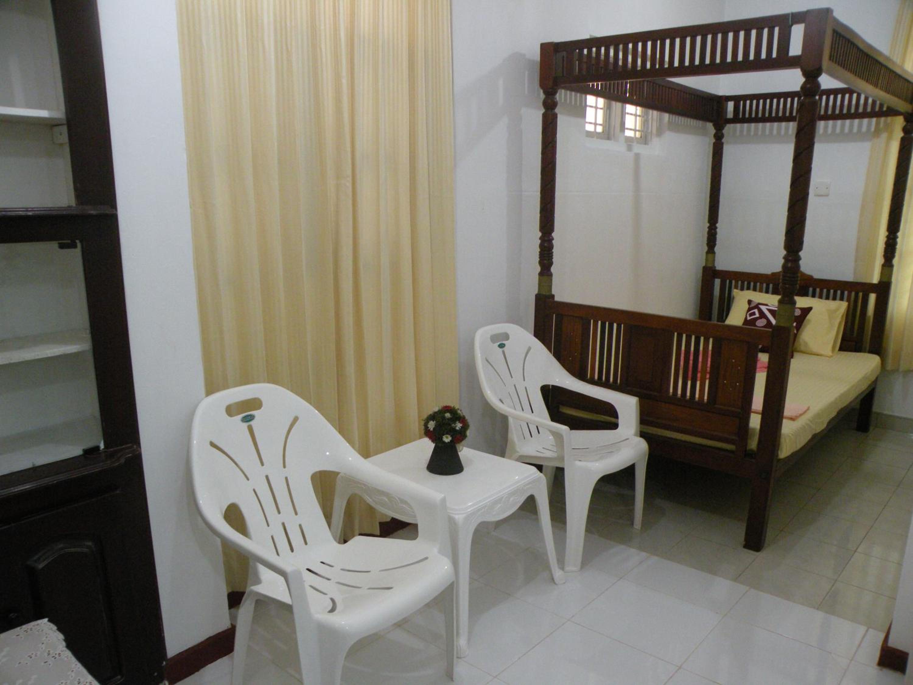 Family Room with Private Bathroom and AC photo 3