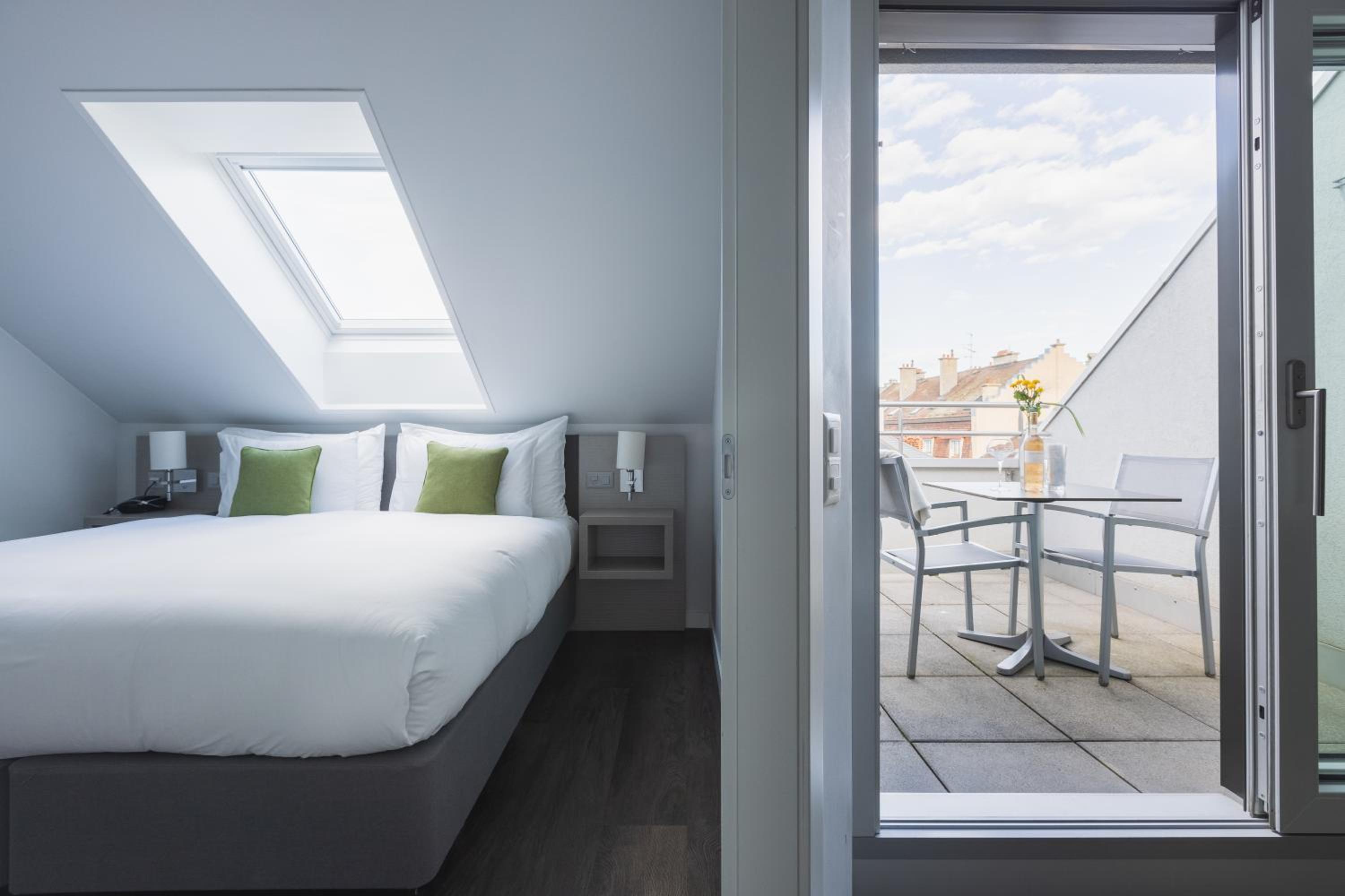 Suite Apartment with Terrace photo 3