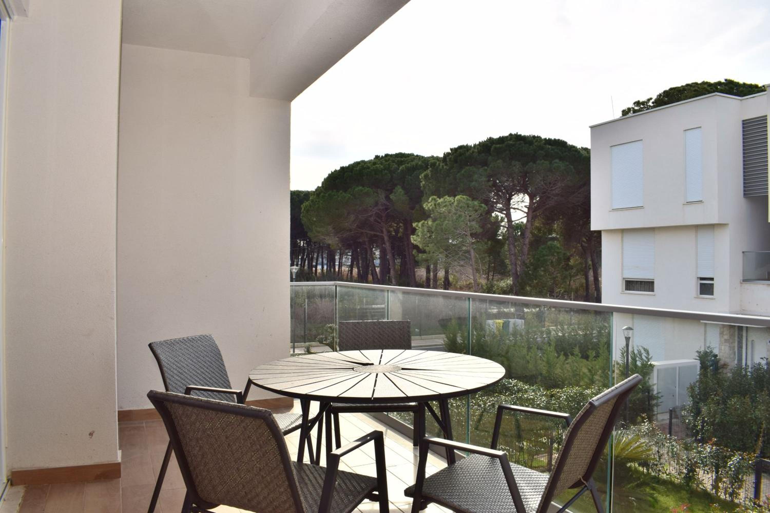 Apartment with Balcony photo 2
