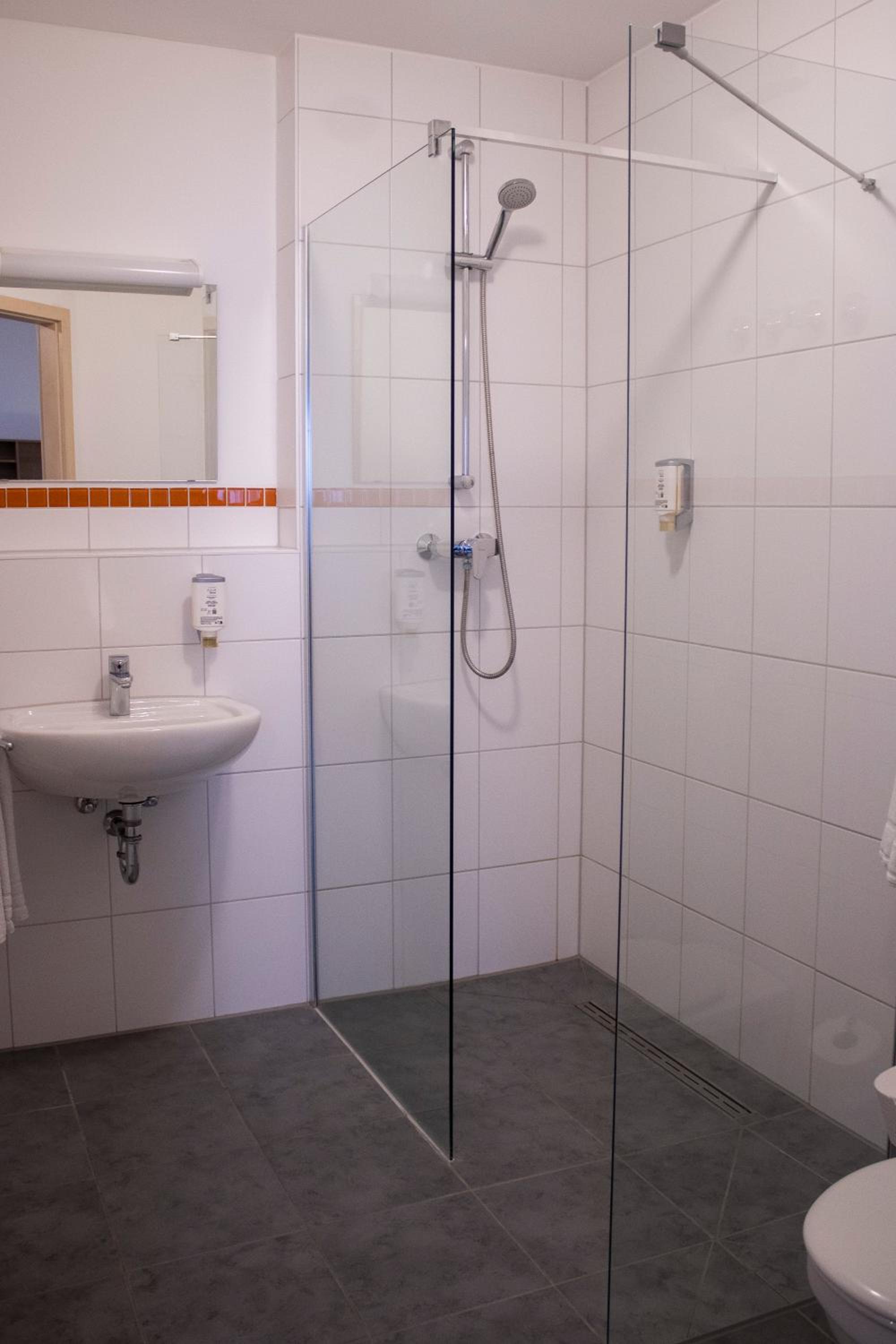 Quadruple Room - Photo 4
