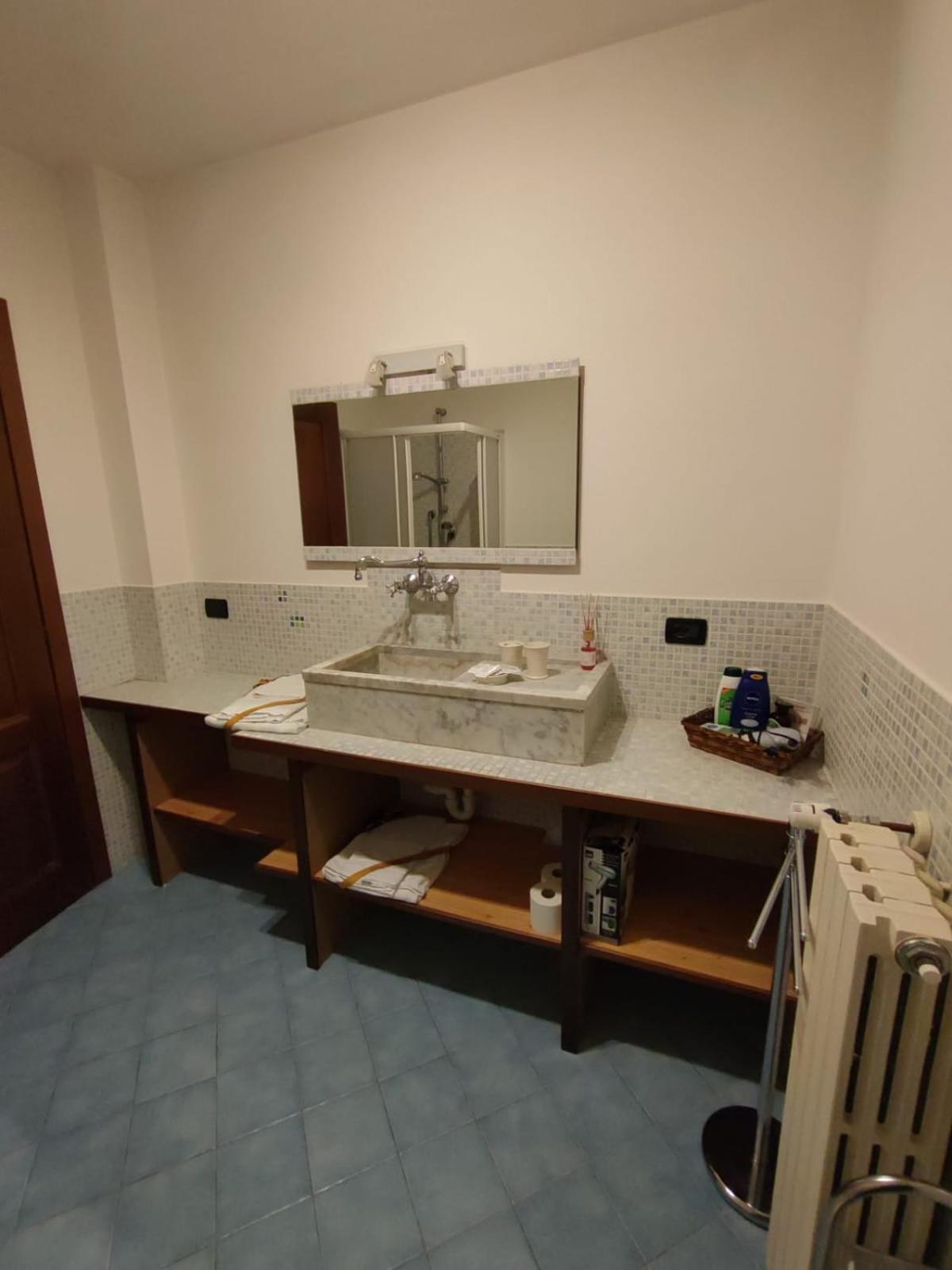 Standard Double or Twin Room with Private External Bathroom photo 2