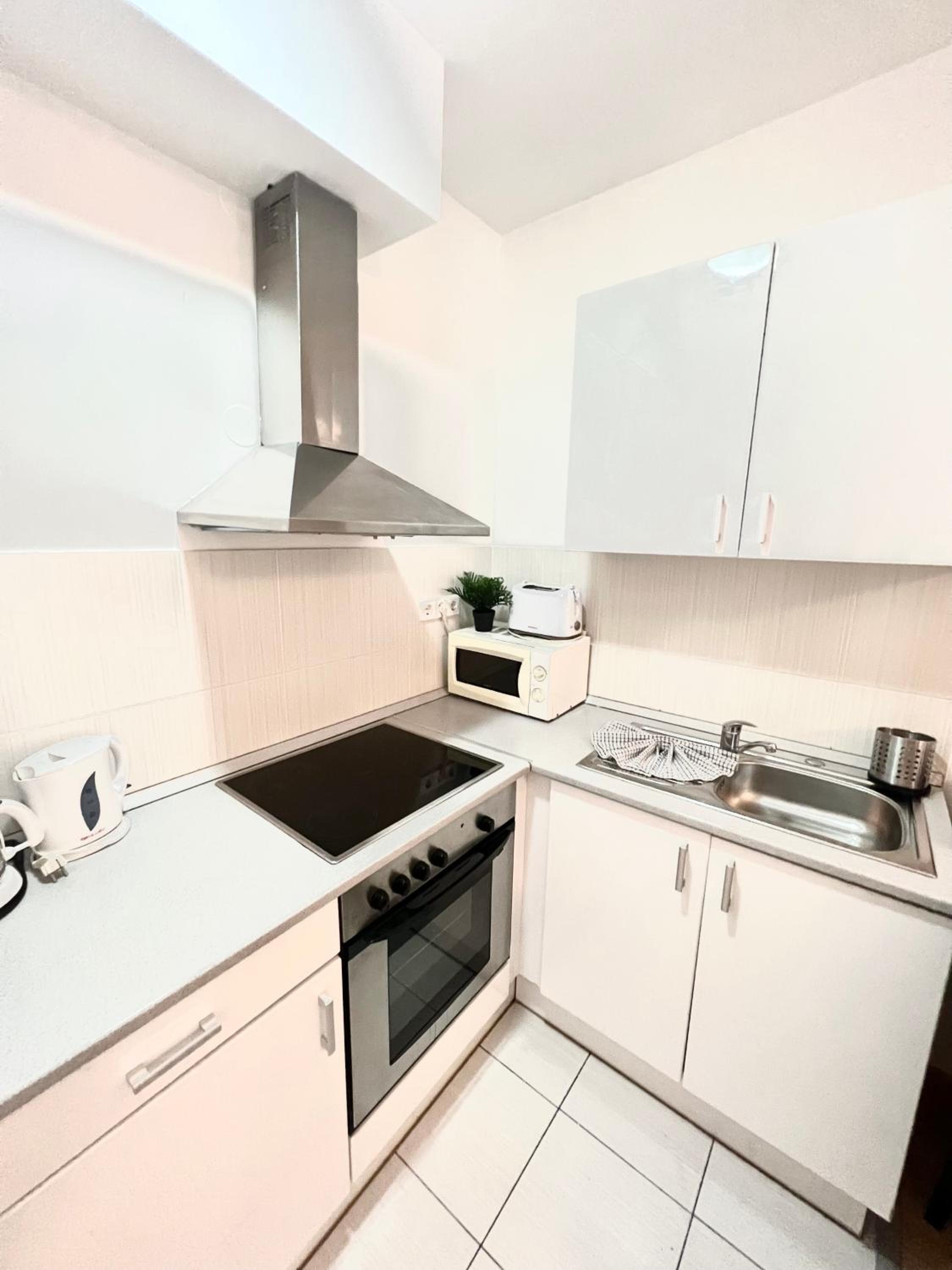 One-Bedroom Apartment - Photo 4