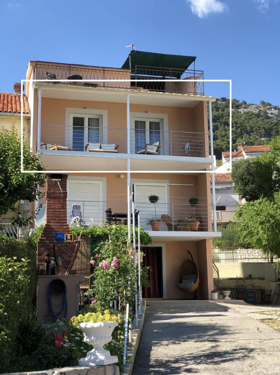 Two-Bedroom Apartment with Balcony and Sea View photo 2