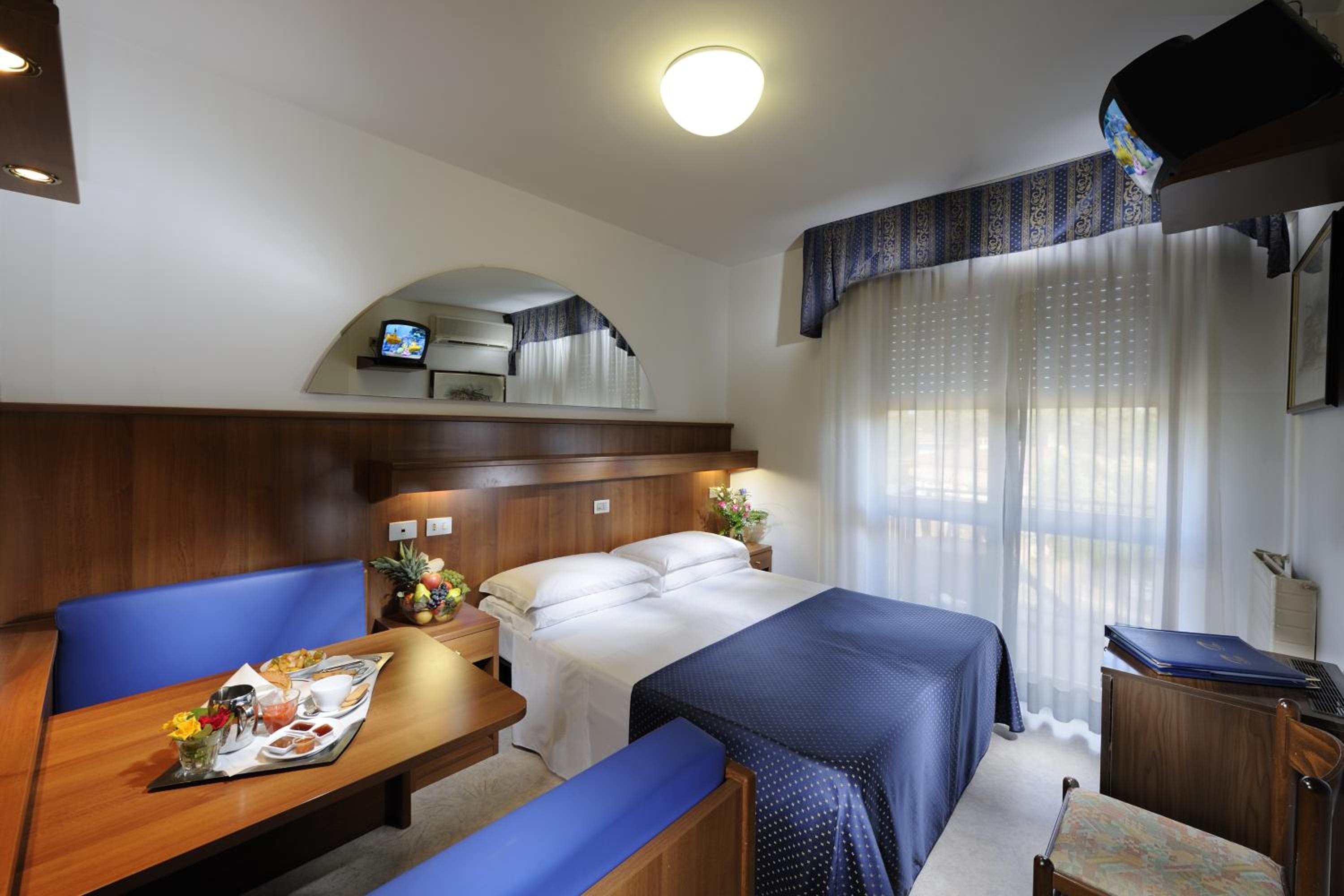 Deluxe Double or Twin Room with Balcony photo 2