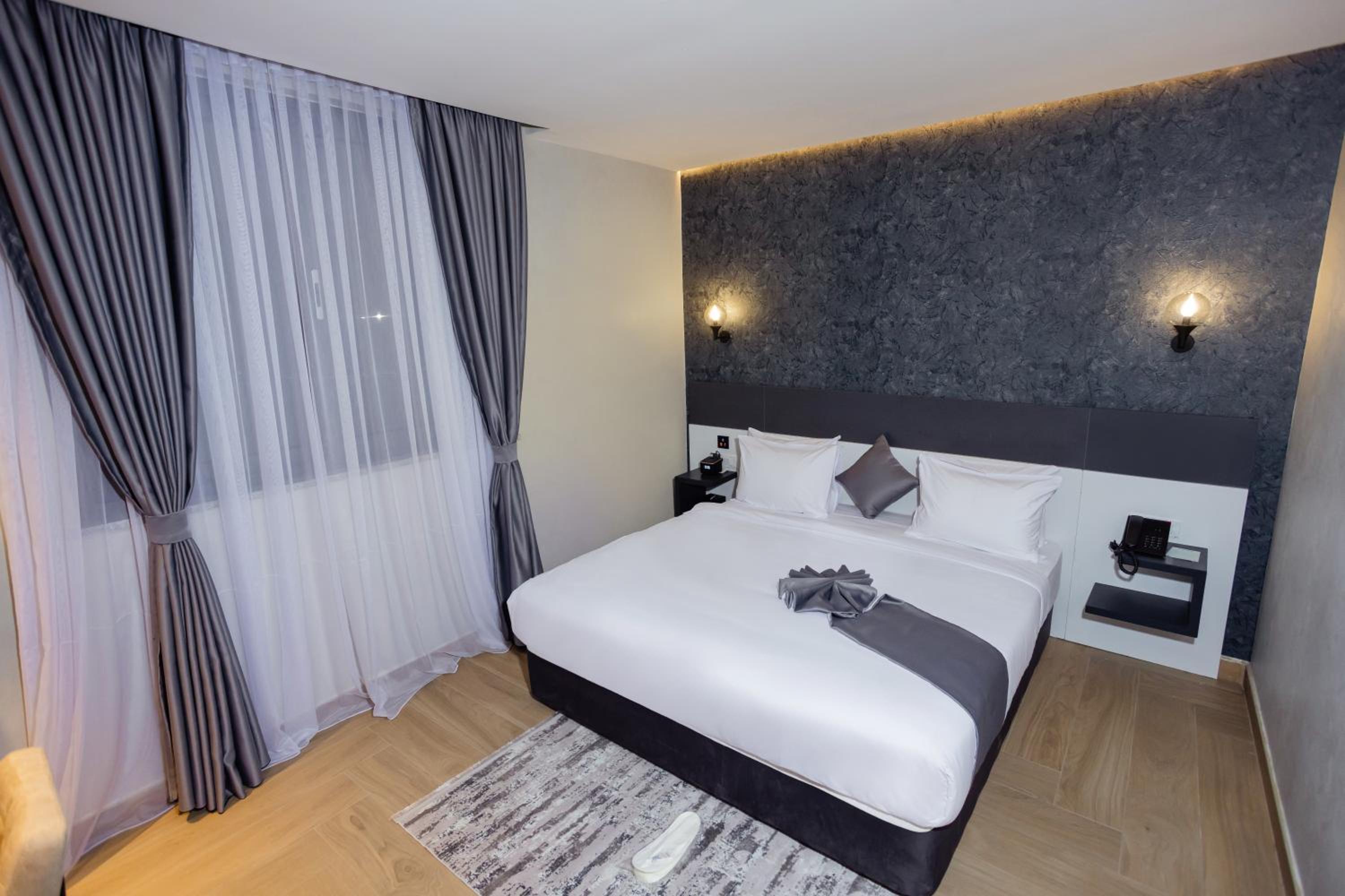 Standard Queen Room photo 1