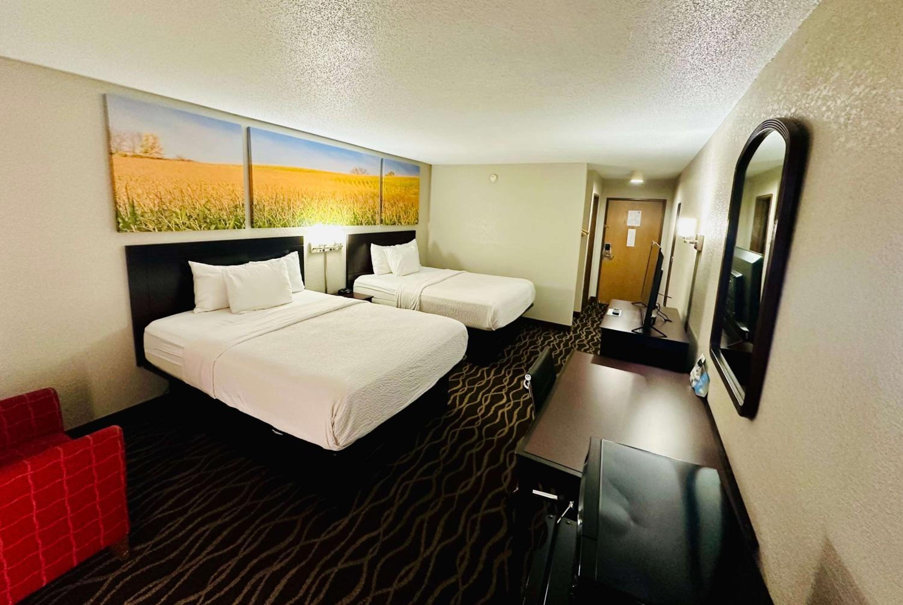 Queen Room with Two Queen Beds - Non-Smoking photo 1
