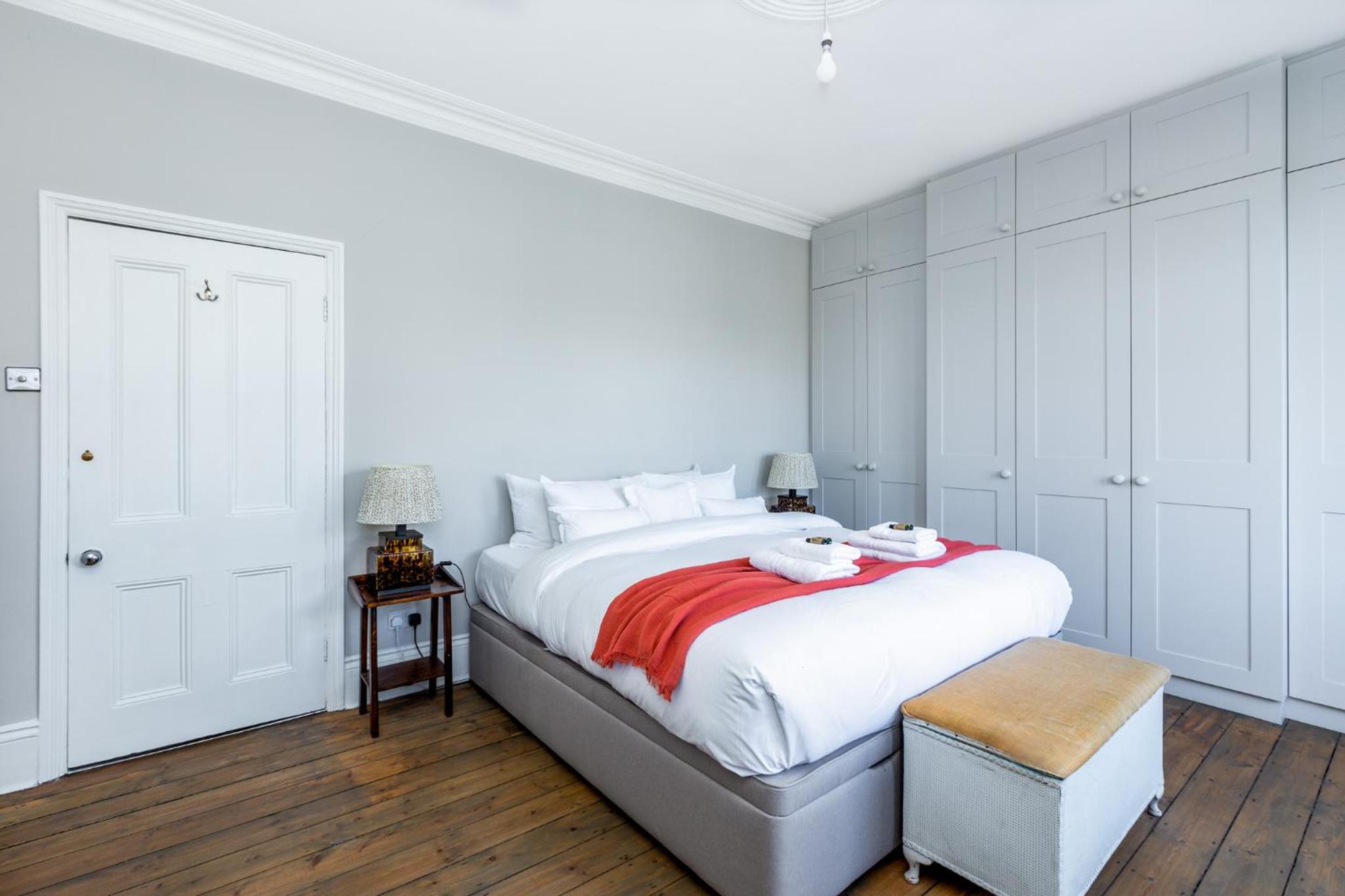 Three-Bedroom House photo 2