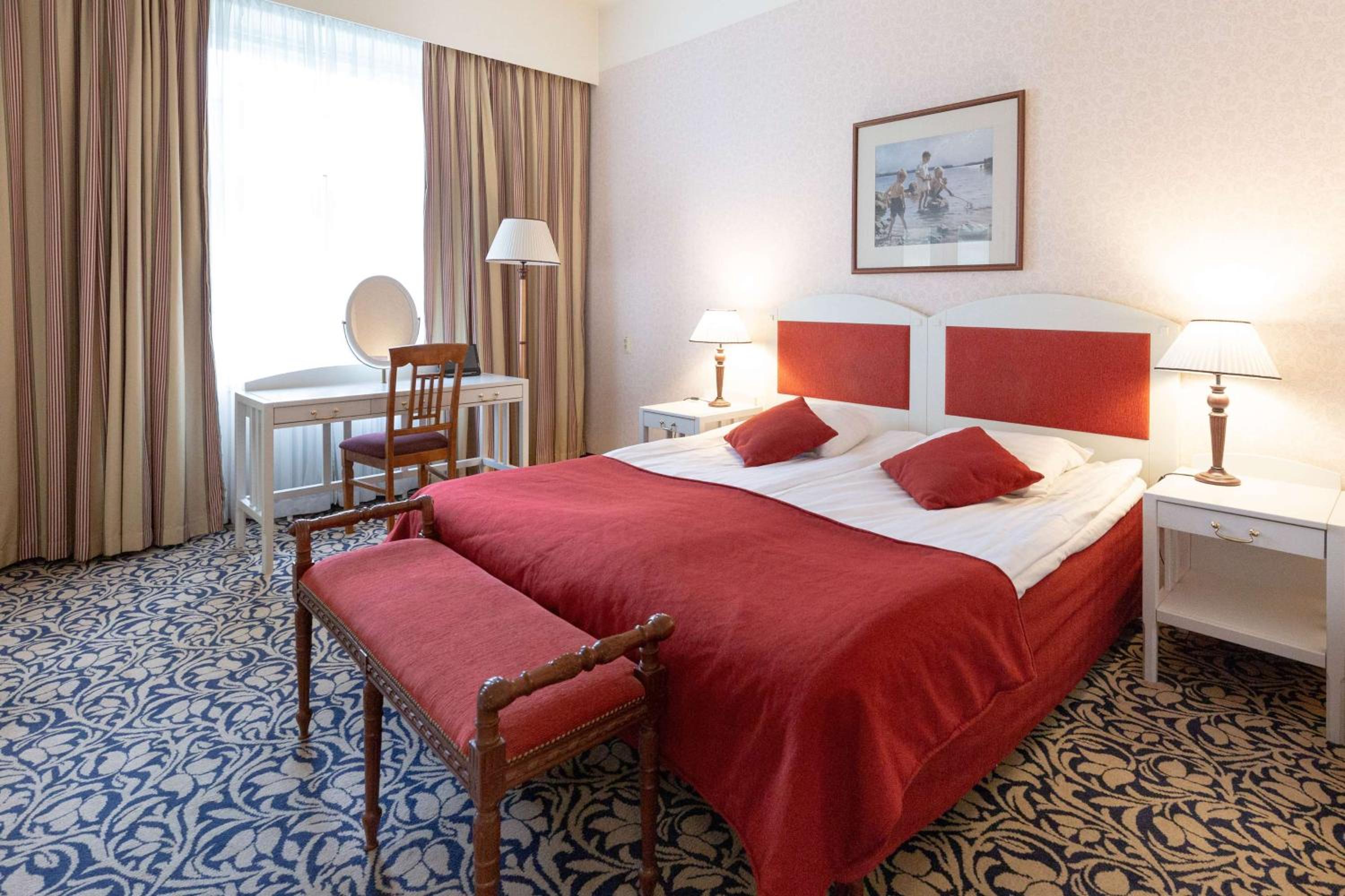 Suite - Castle Building photo 1